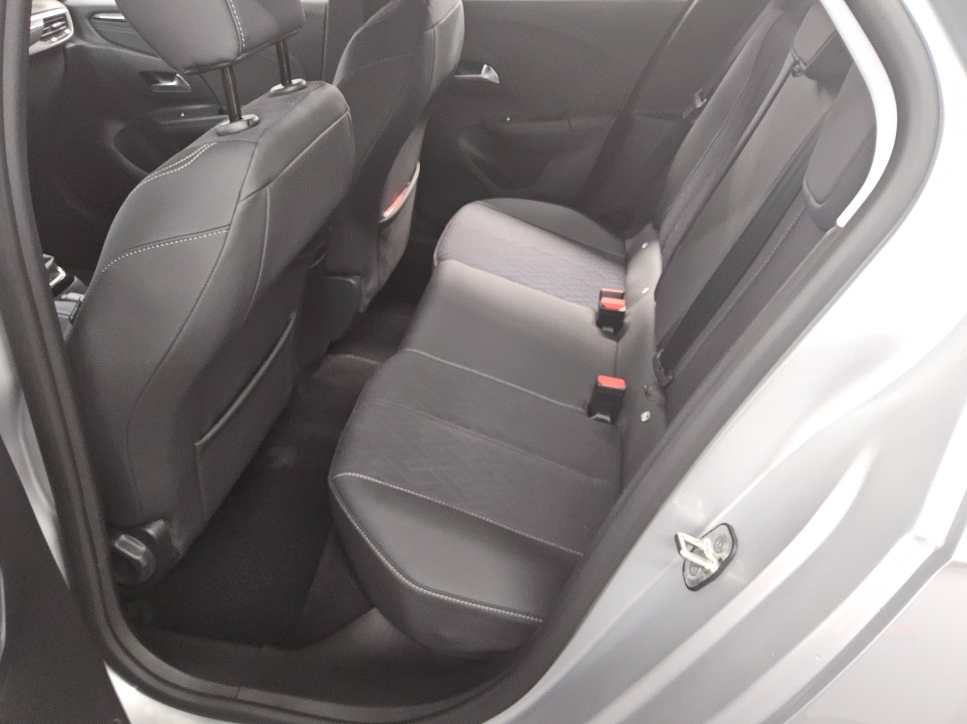 Opel Corsa 1.2 Turbo Elegance Navi LED Shz PDC 13