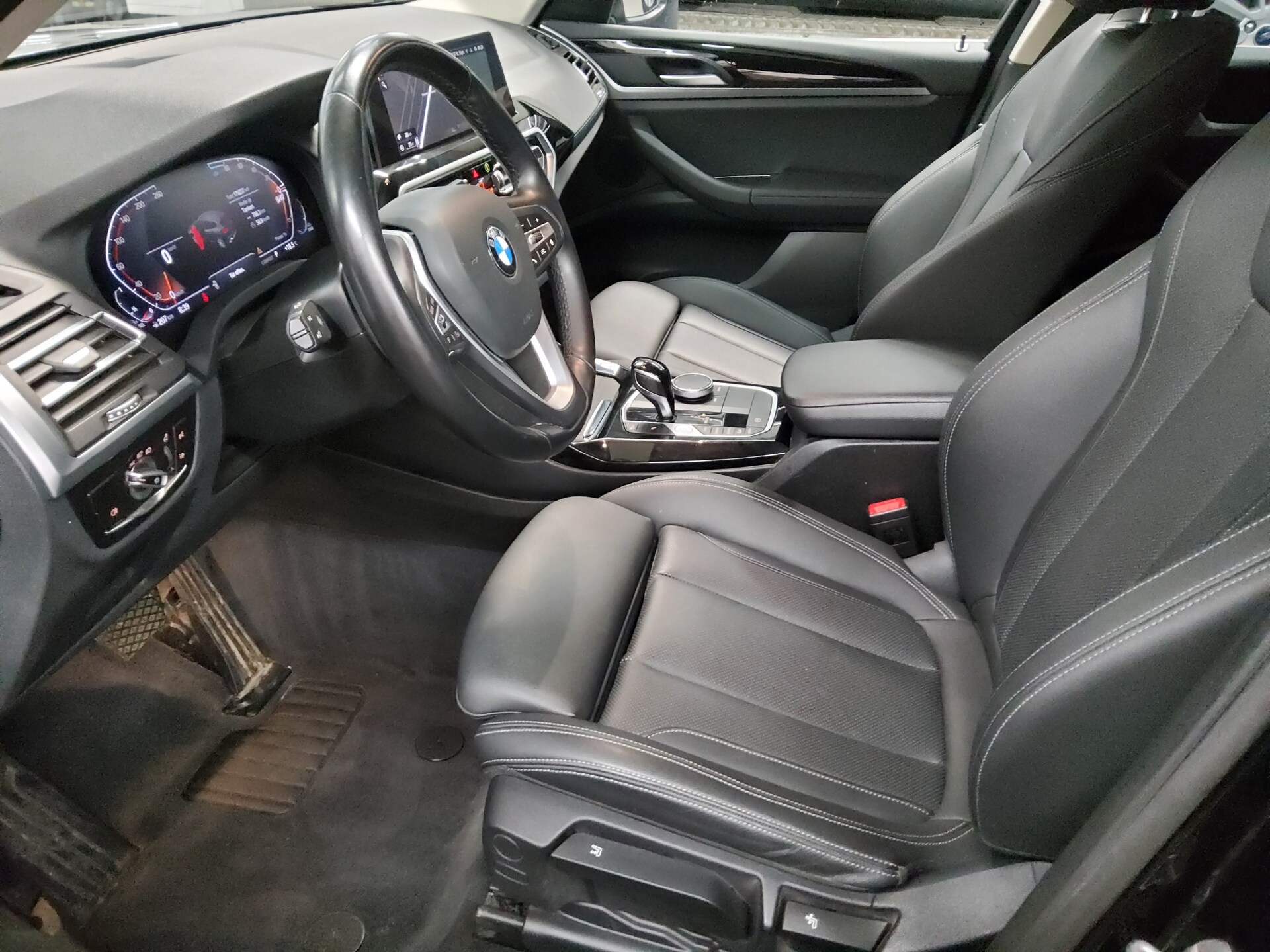 BMW X3 xDrive20d Navi LED LC+ Leder Kamera 9