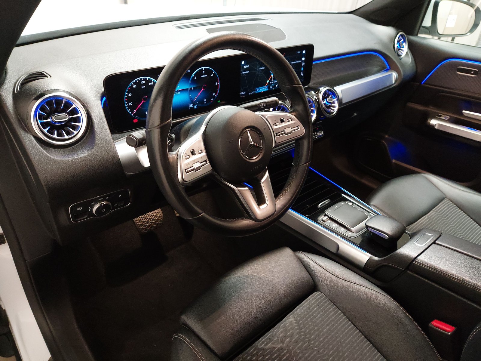 Mercedes-Benz MB GLB 200 d Progressive T-Leder Navi LED RFK 6