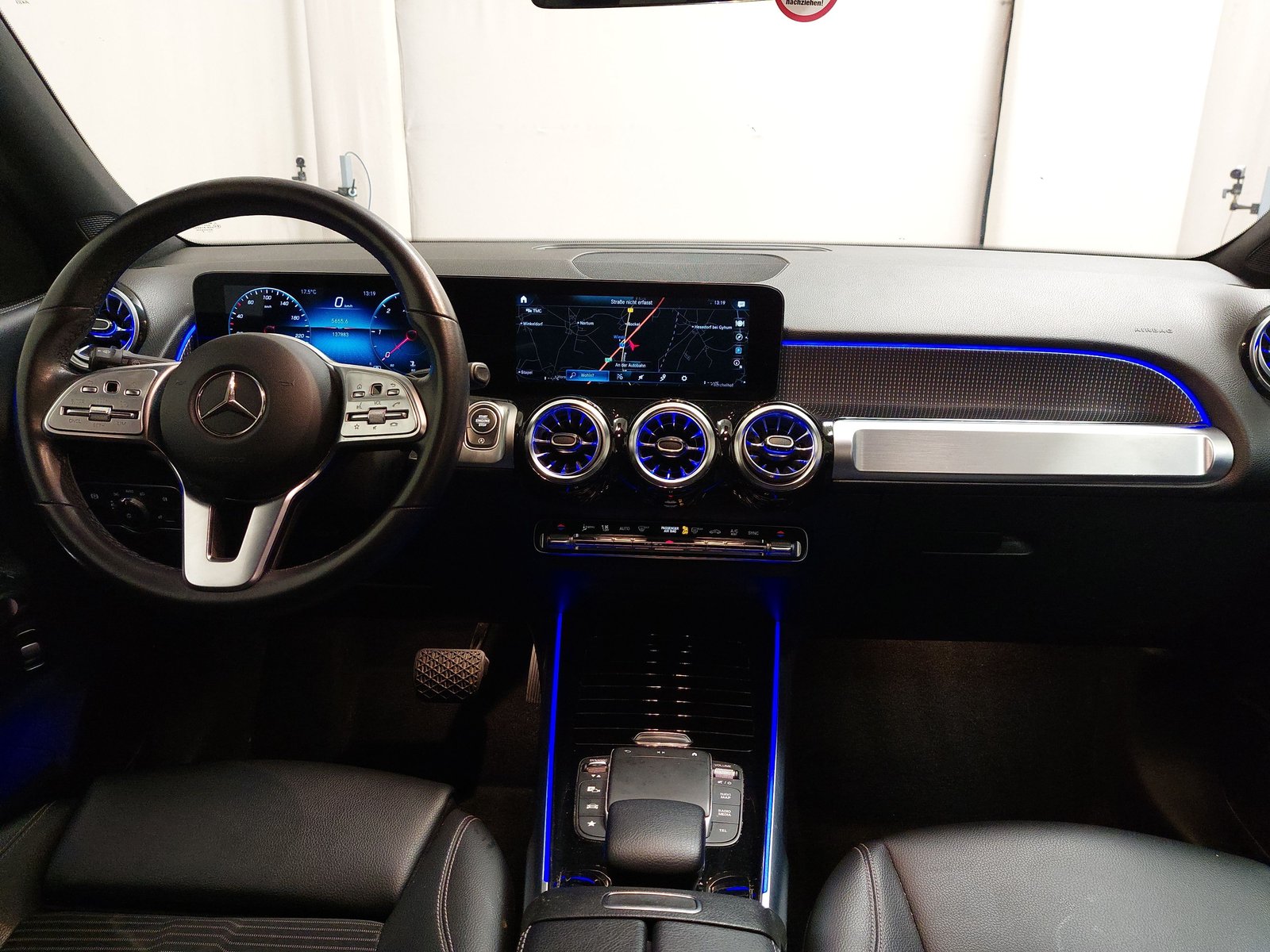 Mercedes-Benz MB GLB 200 d Progressive T-Leder Navi LED RFK 17