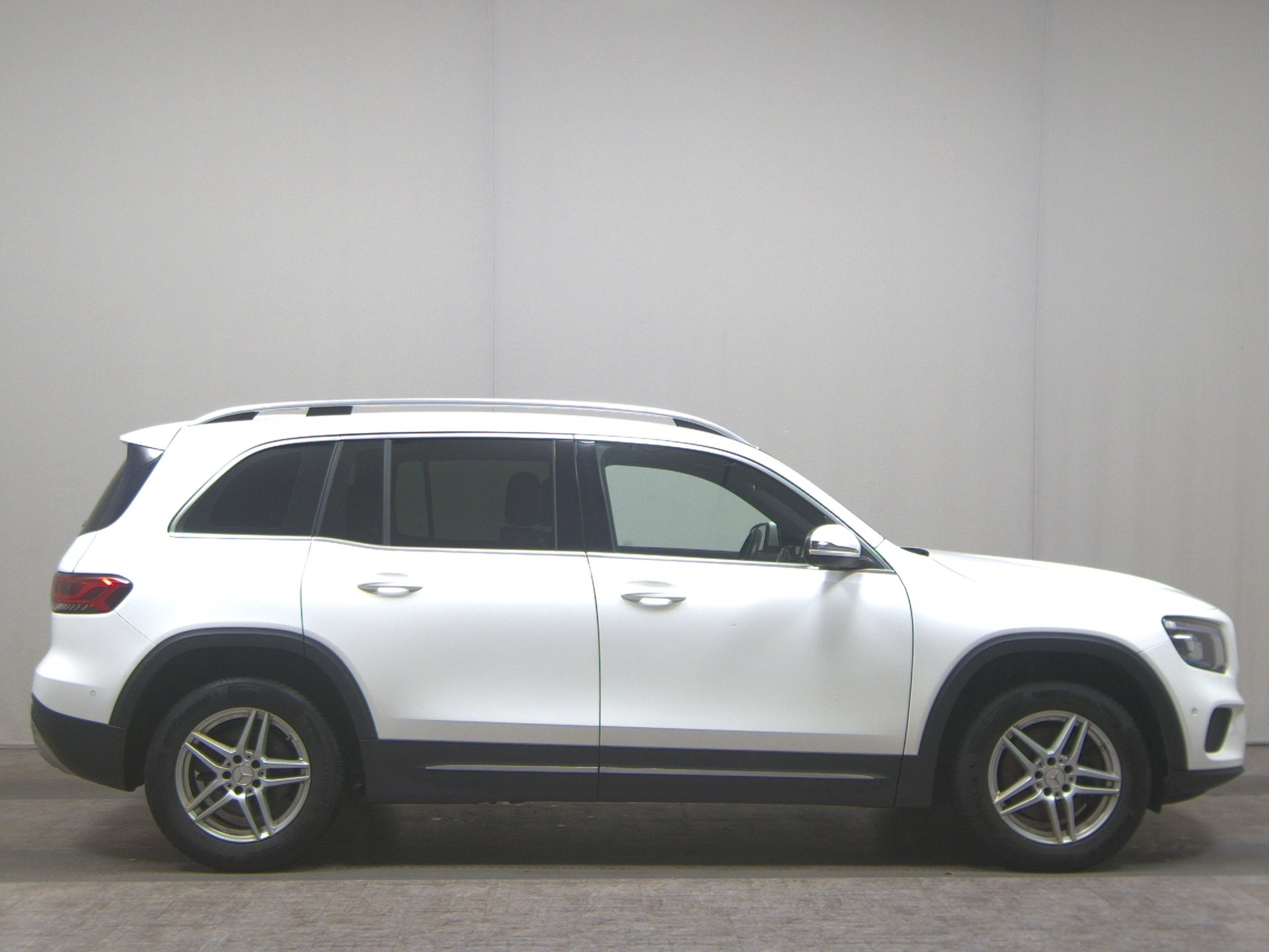 Mercedes-Benz GLB 220 d Progressive AHK Navi LED Distr.+ RFK