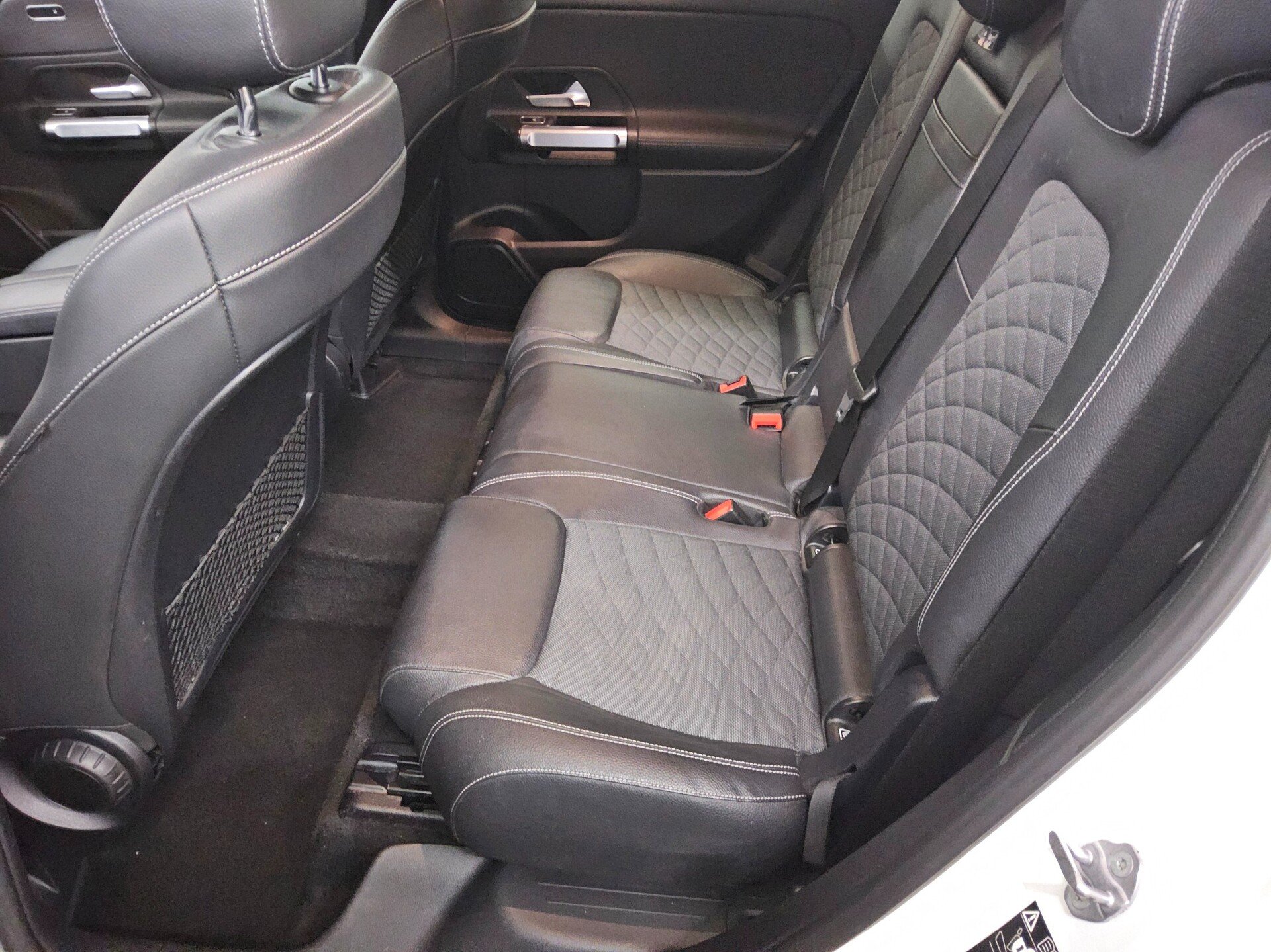 Mercedes-Benz GLB 220 d Progressive AHK Navi LED Distr.+ RFK 13