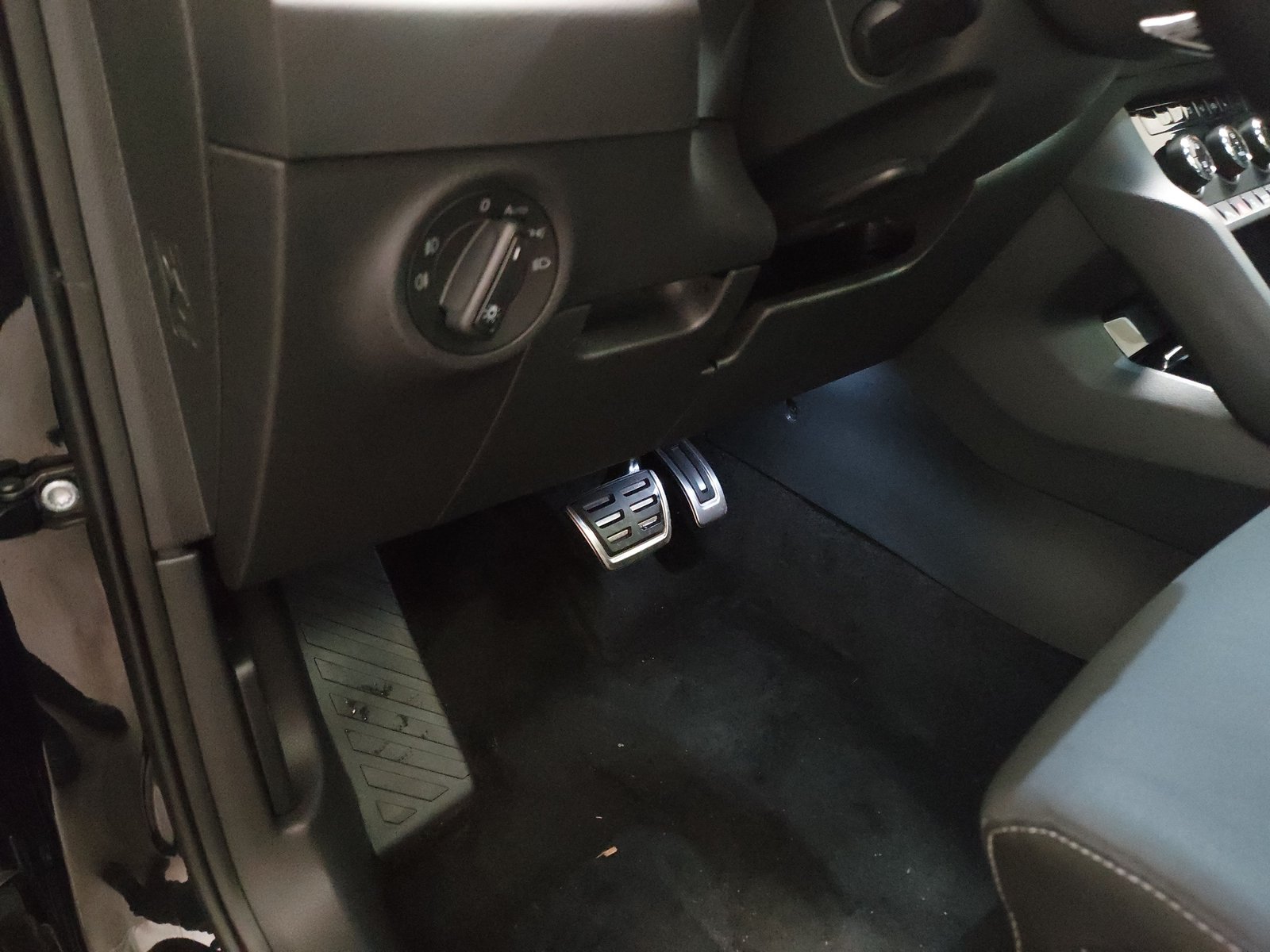 Skoda Karoq 2.0 TDI 4x4 SportLine AHK 7