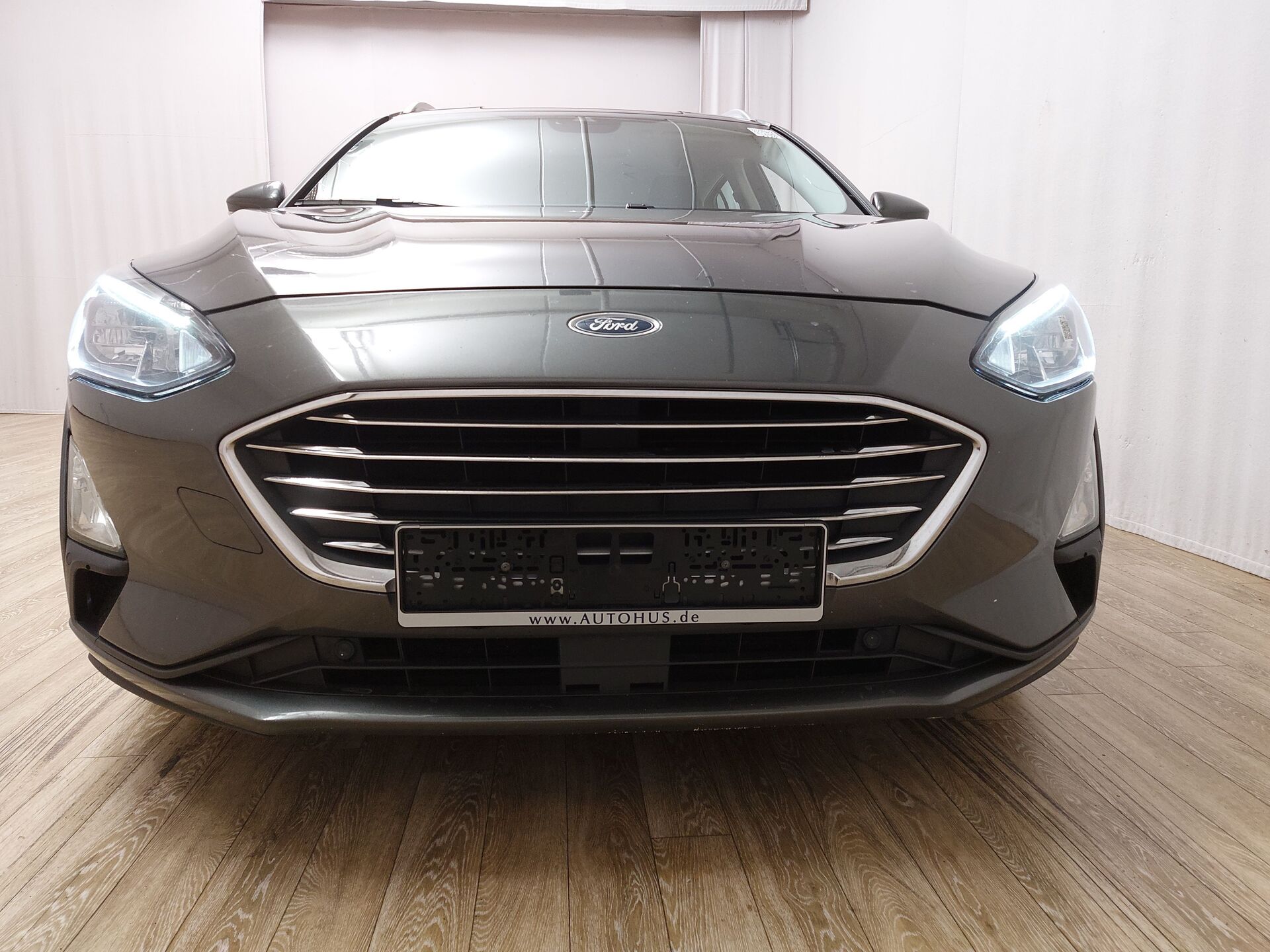 Ford Focus Turnier 1.5 EB Titanium NAVI KLIMAAUT SHZ PDC LED 7