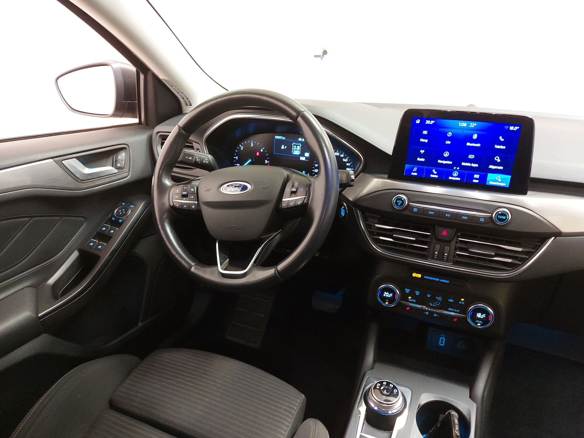 Ford Focus Turnier 1.5 EB Titanium NAVI KLIMAAUT SHZ PDC LED 14