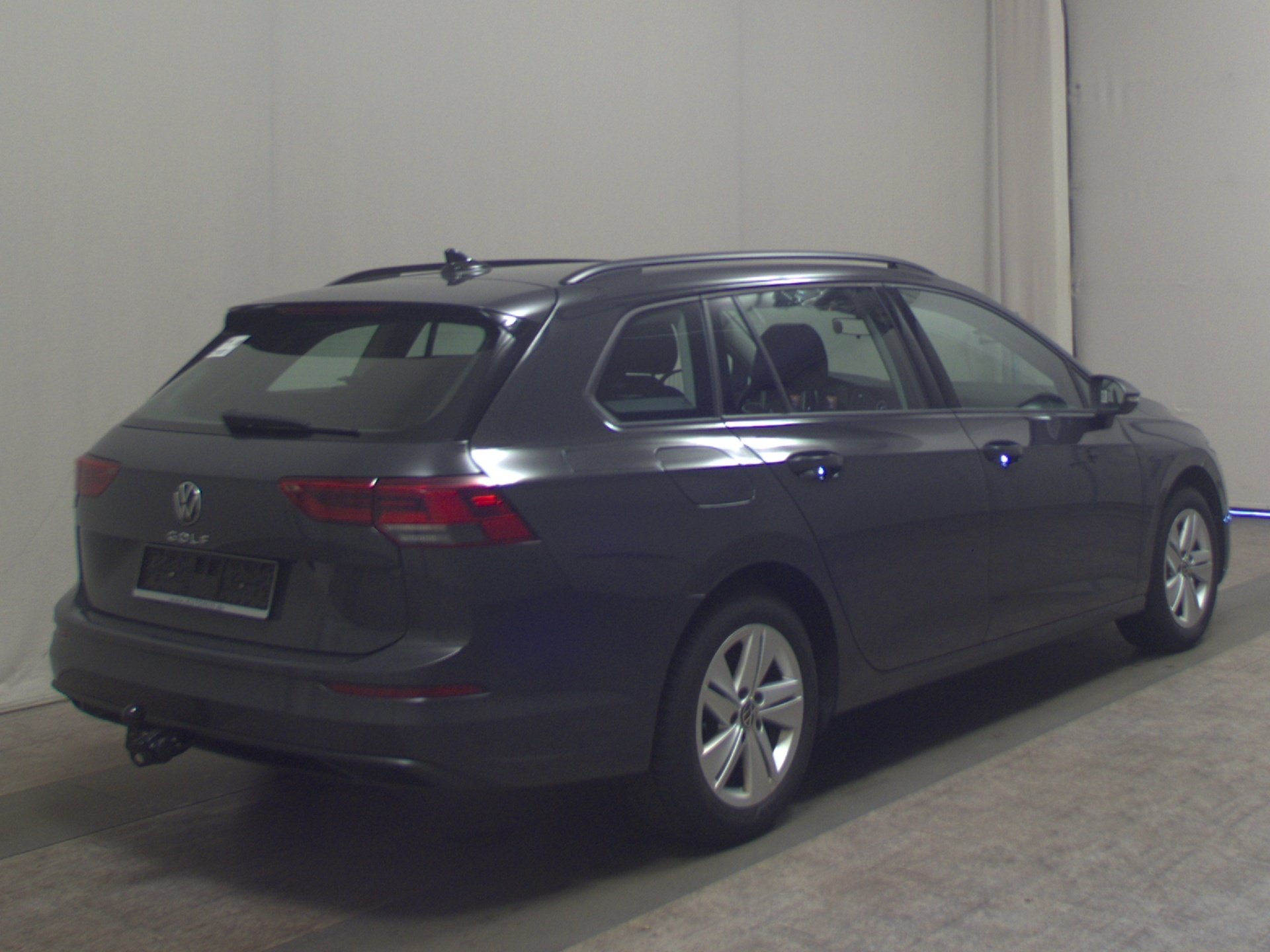 Volkswagen Golf-8 Var. 2.0 TDI Life Navi LED AID AHK PDC 4