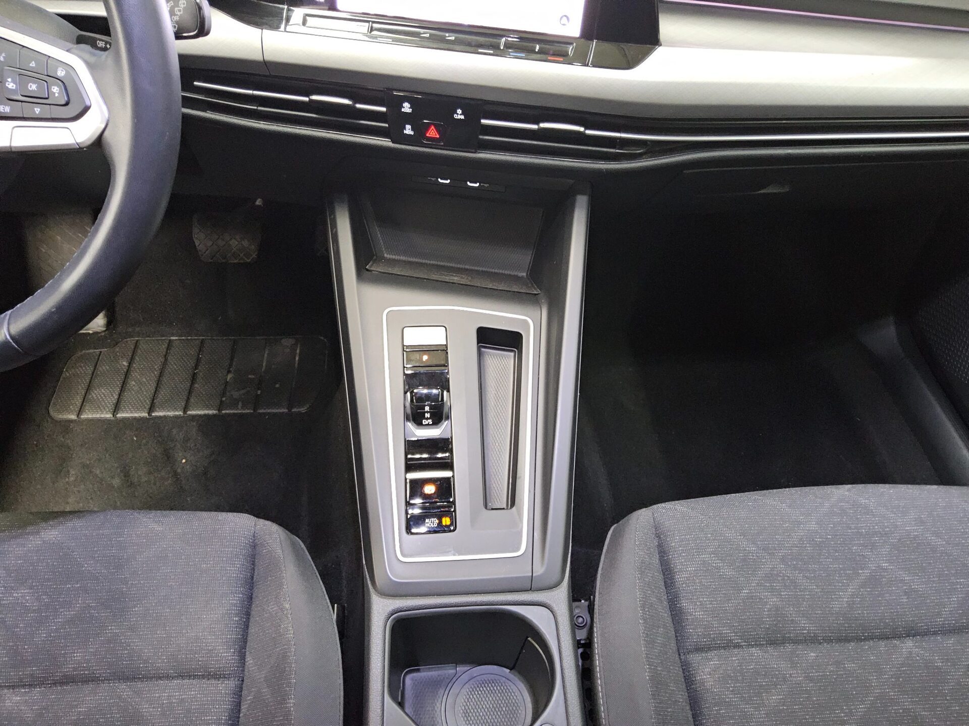 Volkswagen Golf-8 Var. 2.0 TDI Life Navi IQ.Light RFK 6