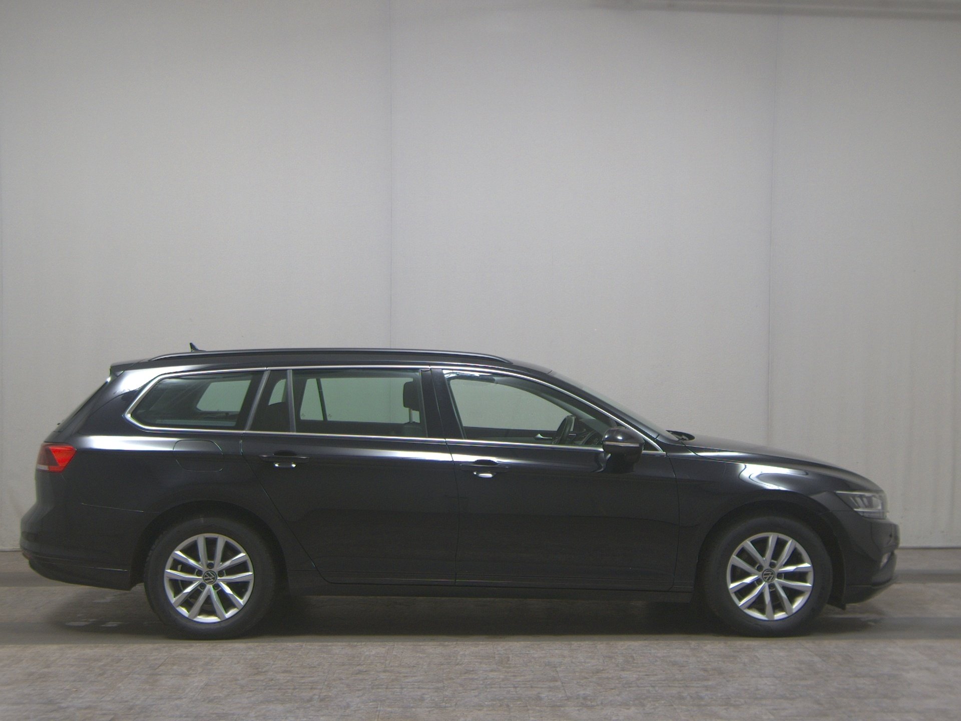 Volkswagen Passat Var. 2.0 TDI Business Navi LED RfK AHK