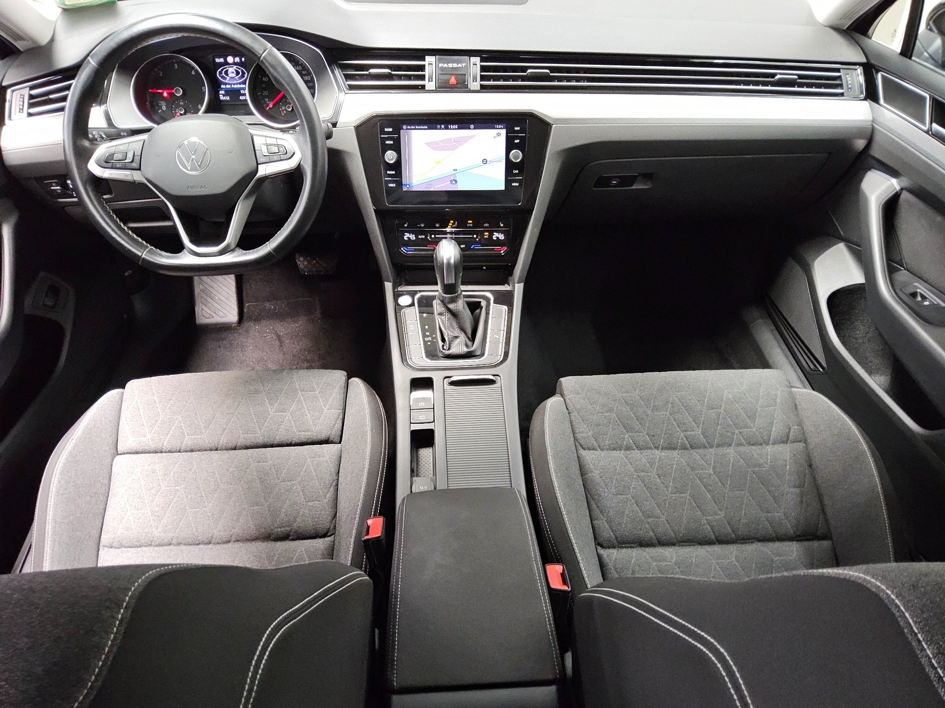 Volkswagen Passat Var. 2.0 TDI Business Navi LED RfK AHK 5