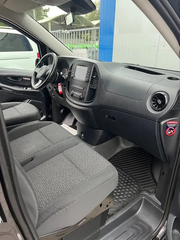 Mercedes-Benz Vito 119 TOURER LANG 9G NAVI KAMERA 9-SITZER AHK 13