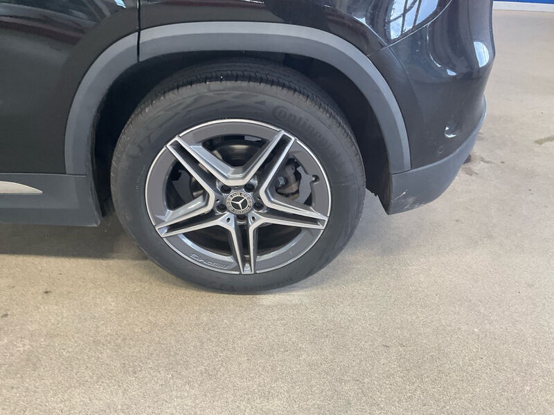 Mercedes-Benz GLA 200 AMG-Line NAVI KLIMAAUT SHZ RFK LED 12