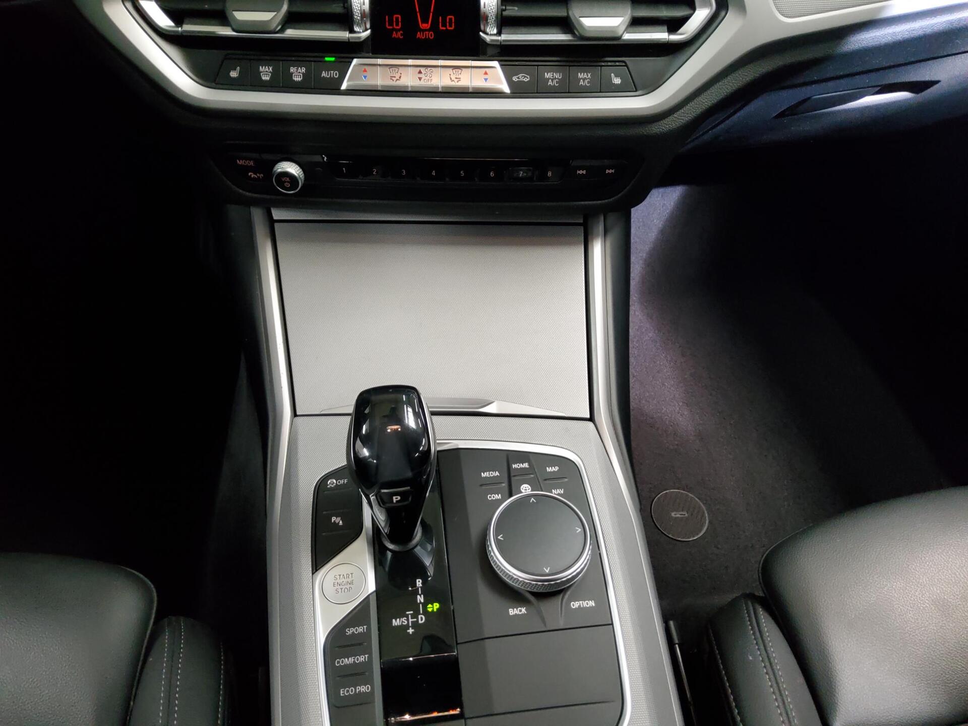 BMW 320dA Advantage Sportsitze Navi LC HiFi LED+ 6