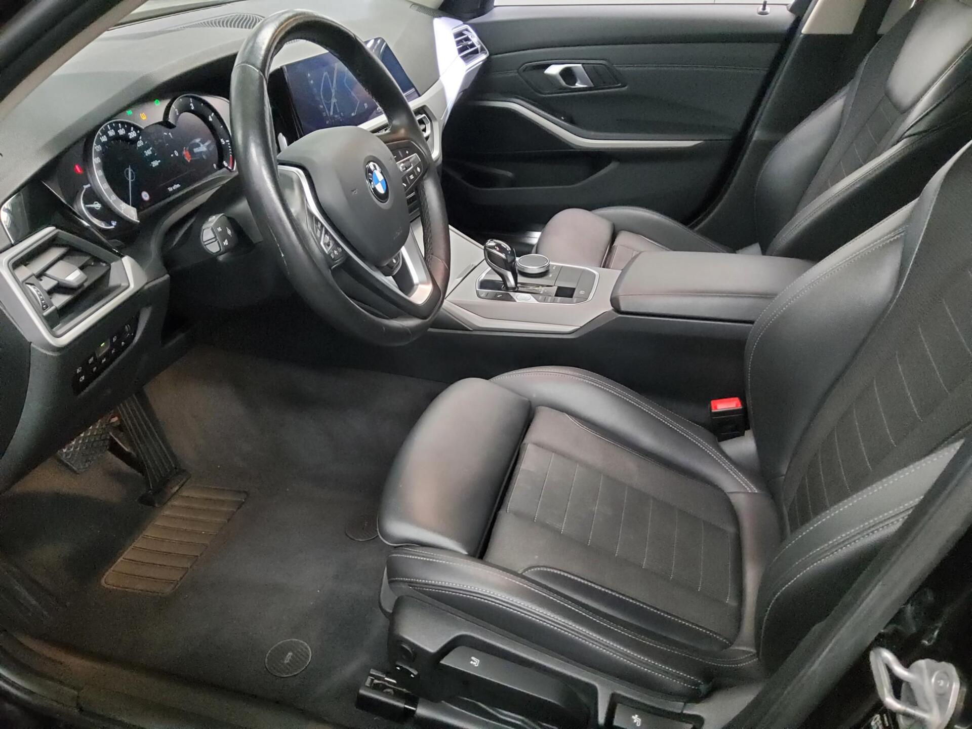 BMW 320dA Advantage Sportsitze Navi LC HiFi LED+ 8