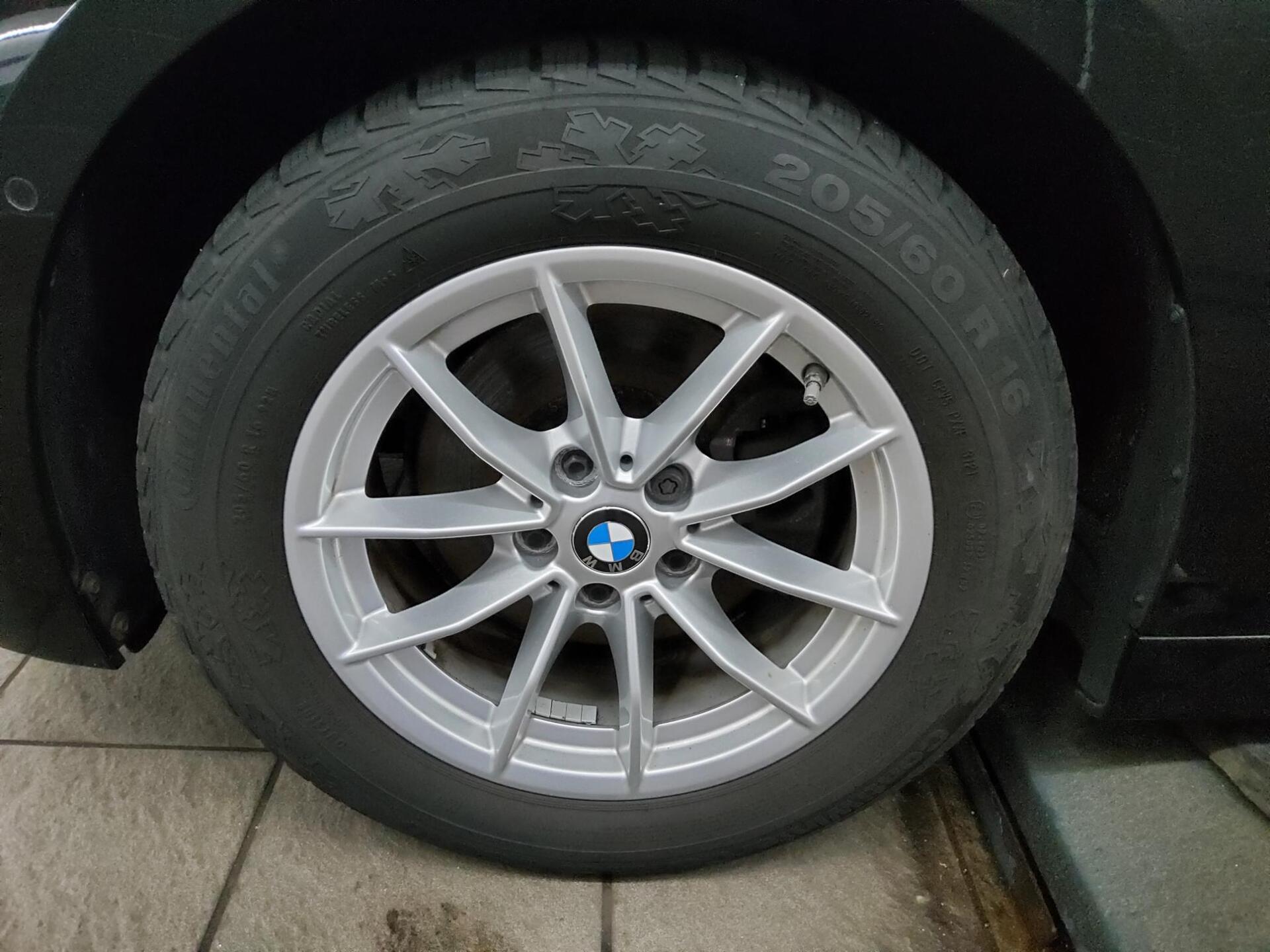 BMW 320dA Advantage Sportsitze Navi LC HiFi LED+ 10