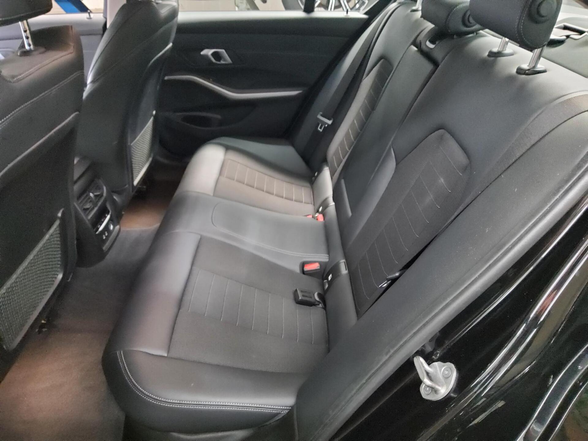 BMW 320dA Advantage Sportsitze Navi LC HiFi LED+ 13