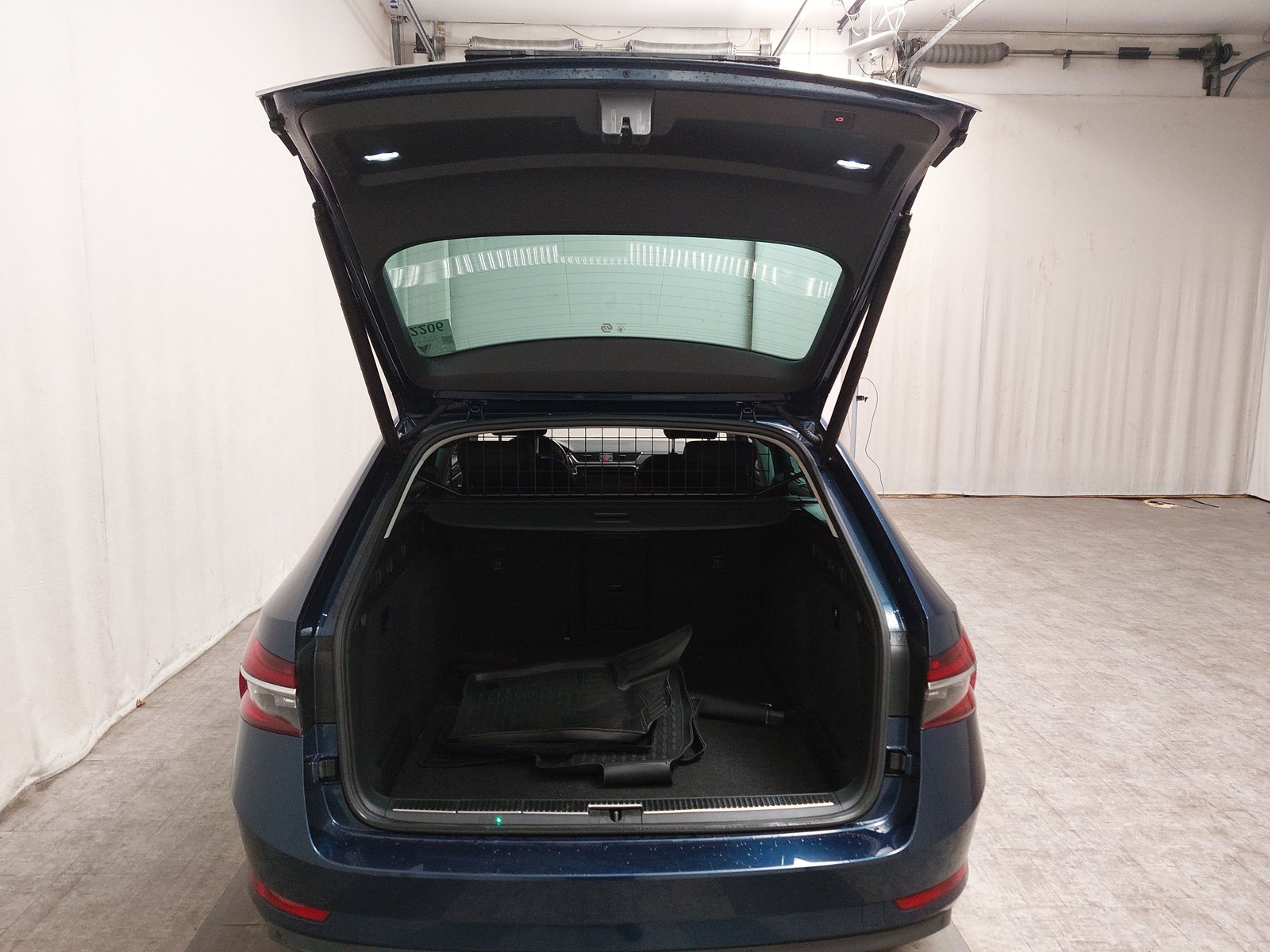 Skoda Superb Kombi 2.0 TDI Style RFK 18