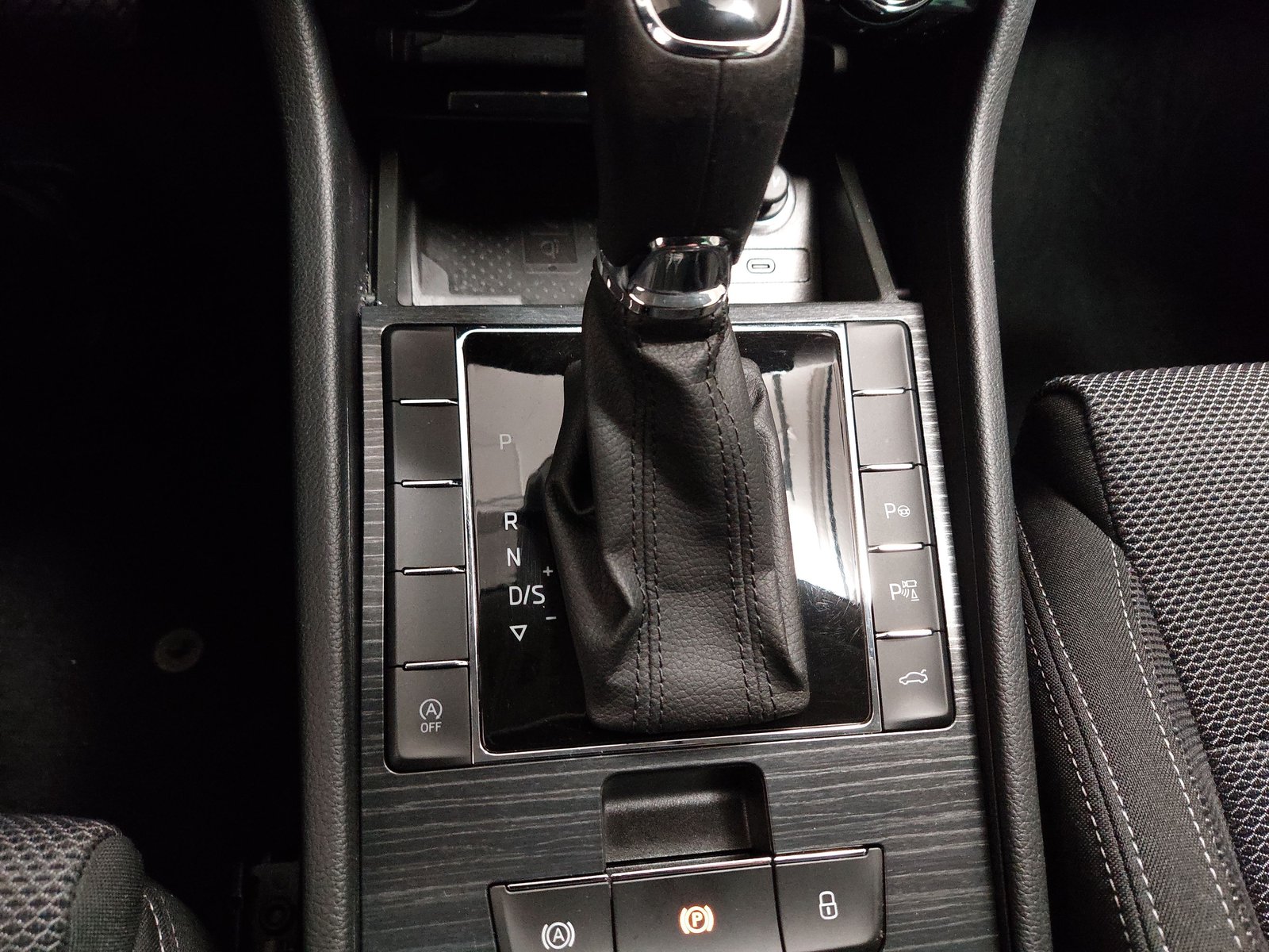 Skoda Superb Kombi 2.0 TDI Style RFK 17