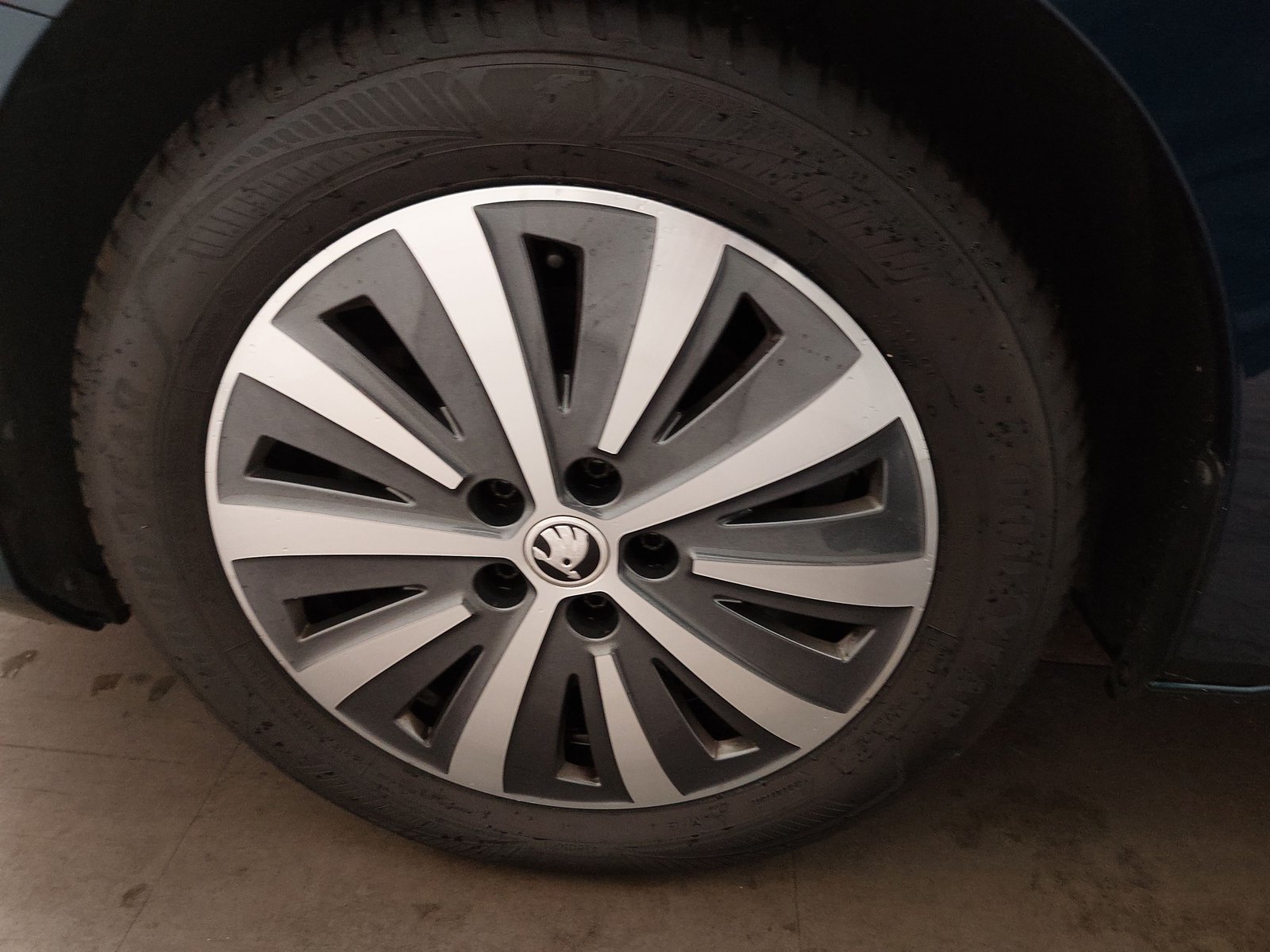 Skoda Superb Kombi 2.0 TDI Style RFK 8