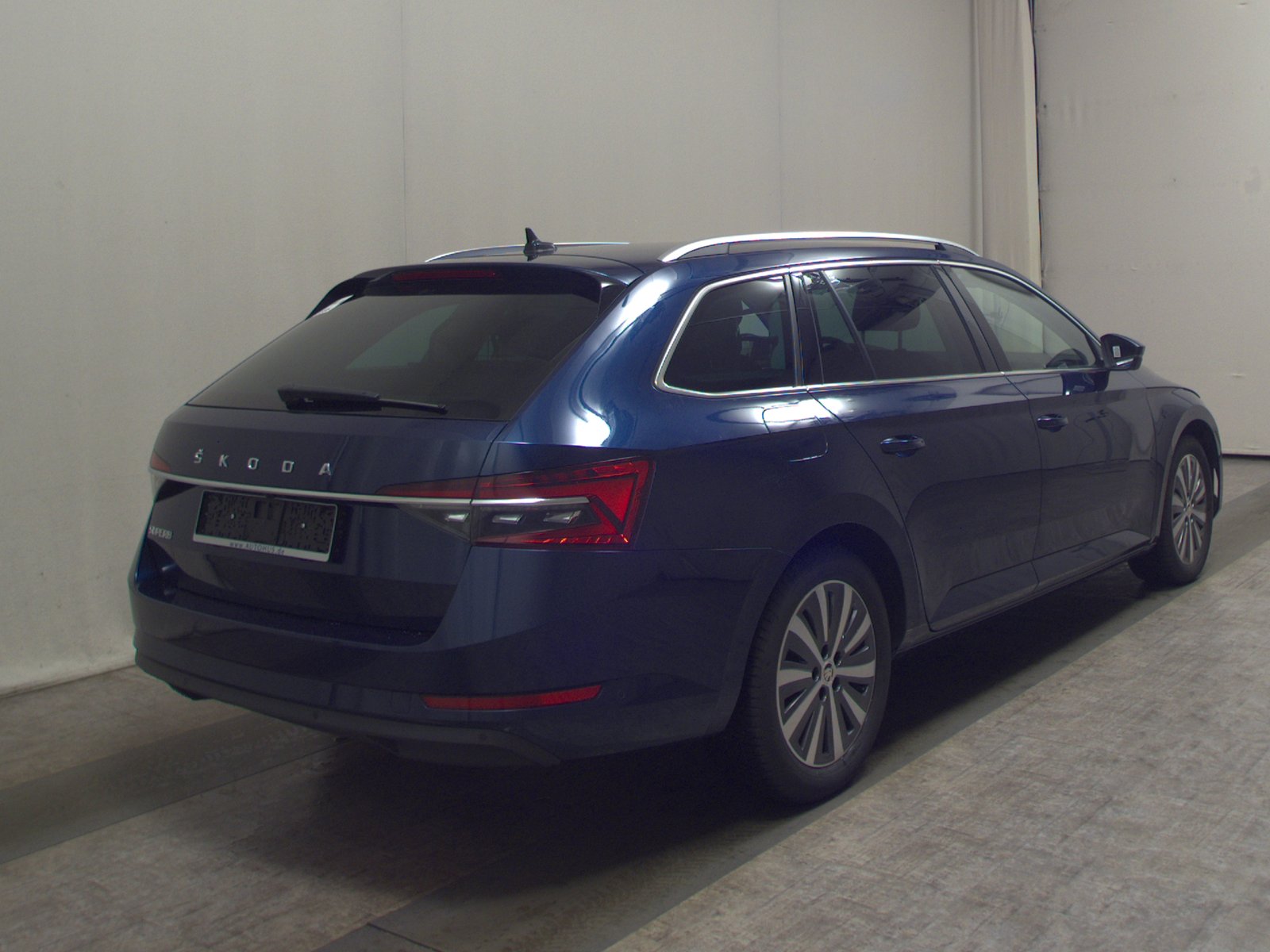 Skoda Superb Kombi 2.0 TDI Style RFK 4