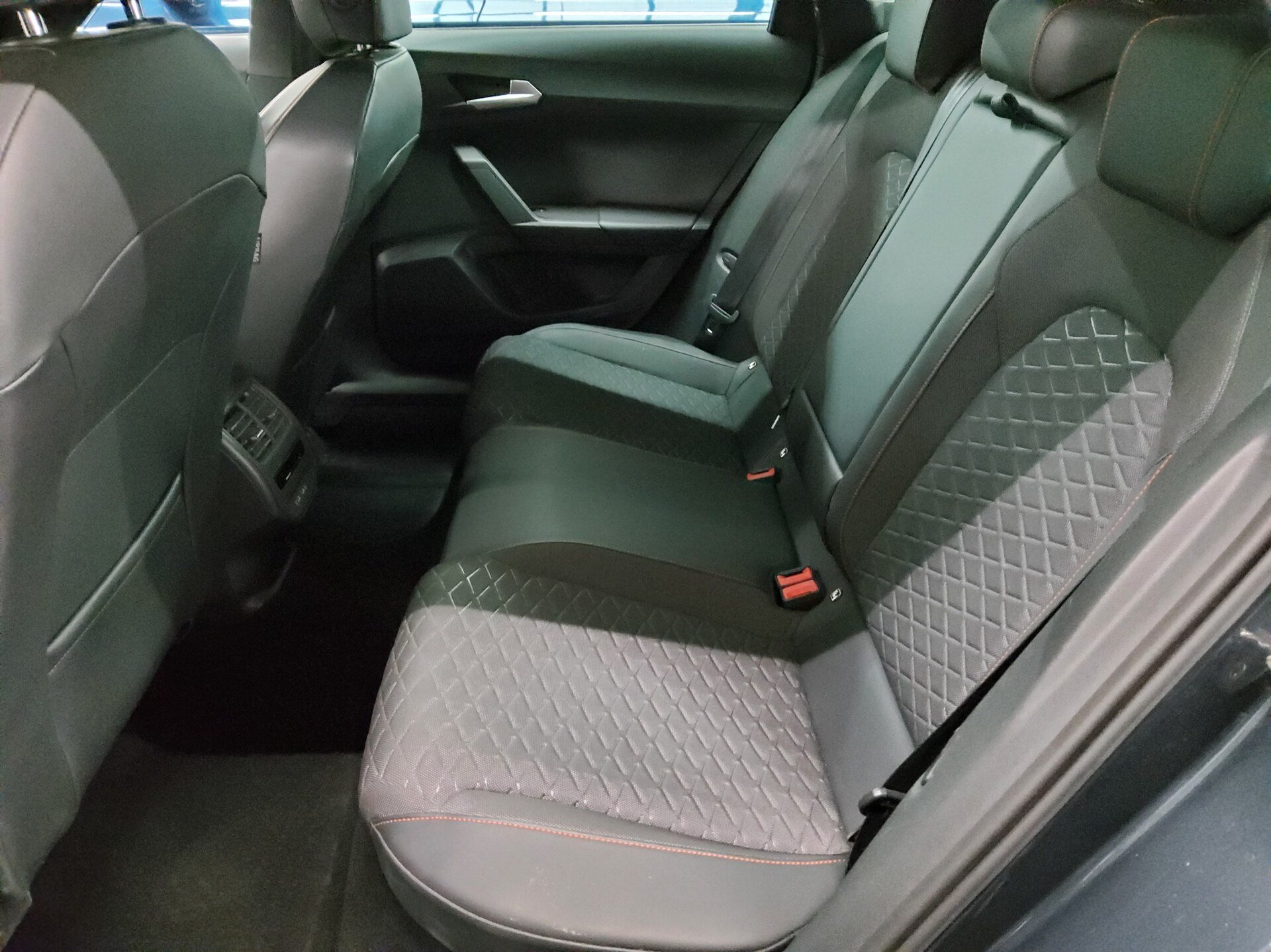 Seat Leon ST 2.0 TDI FR-Line Navi LED vc RFK 13