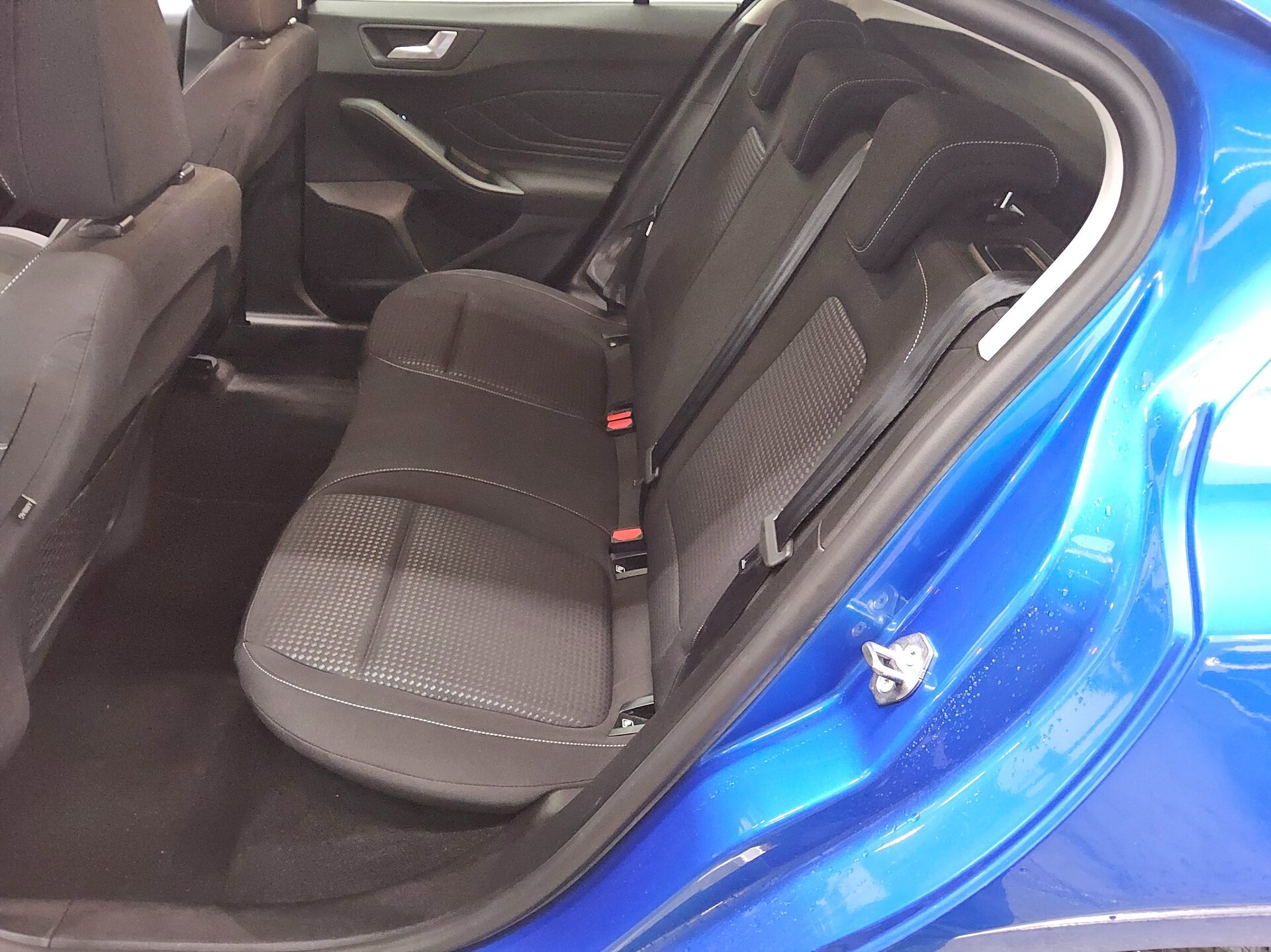 Ford Focus 1.5 EB Cool&Connect Navi LED RfK ACC Shz 13