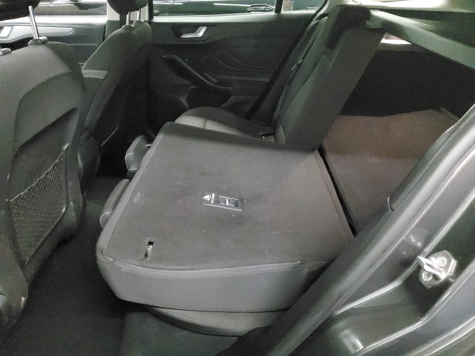 Ford Focus Turnier 1.5 EB Cool&Connect Navi LED RFK 13