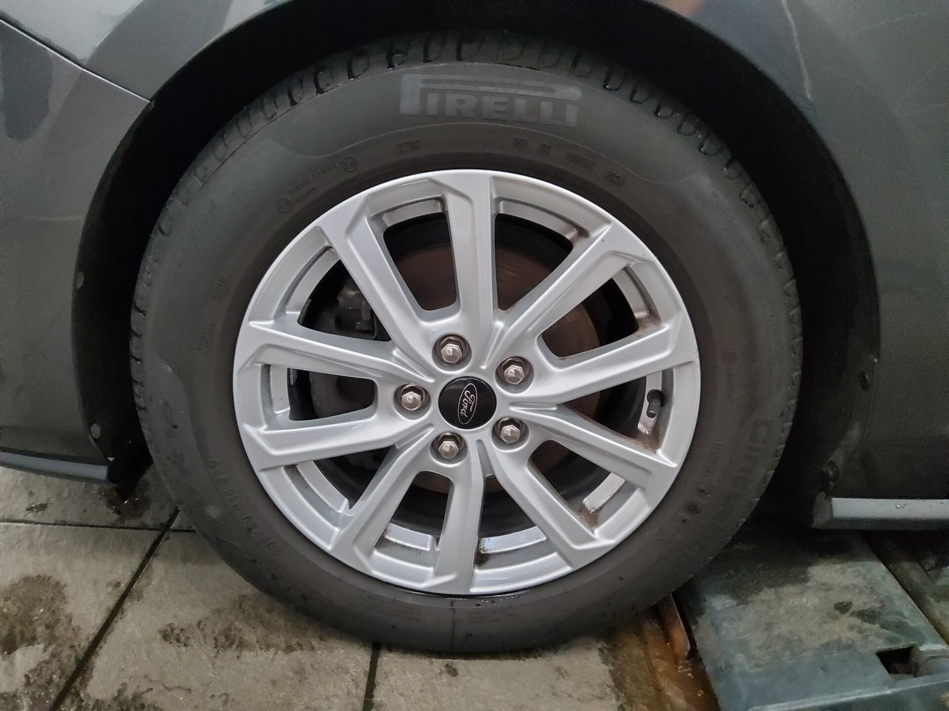 Ford Focus Turnier 1.5 EB Cool&Connect Navi LED RFK 10