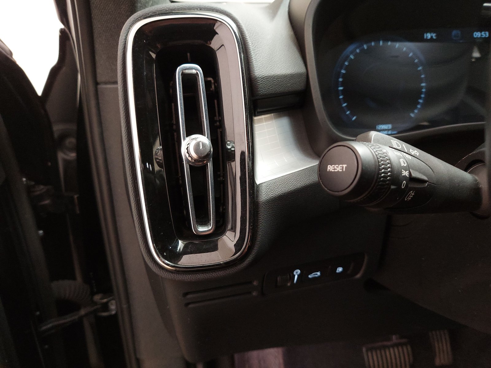 Volvo XC40 NAVI LED SHZ RFK STHZG. 7
