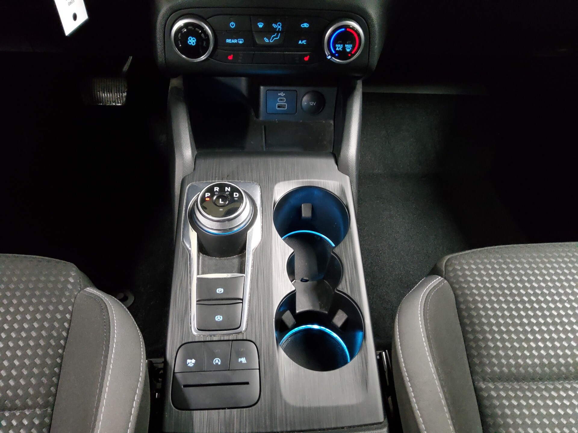 Ford Focus Turnier 1.5 EB Cool&Connect Navi LED RFK 6