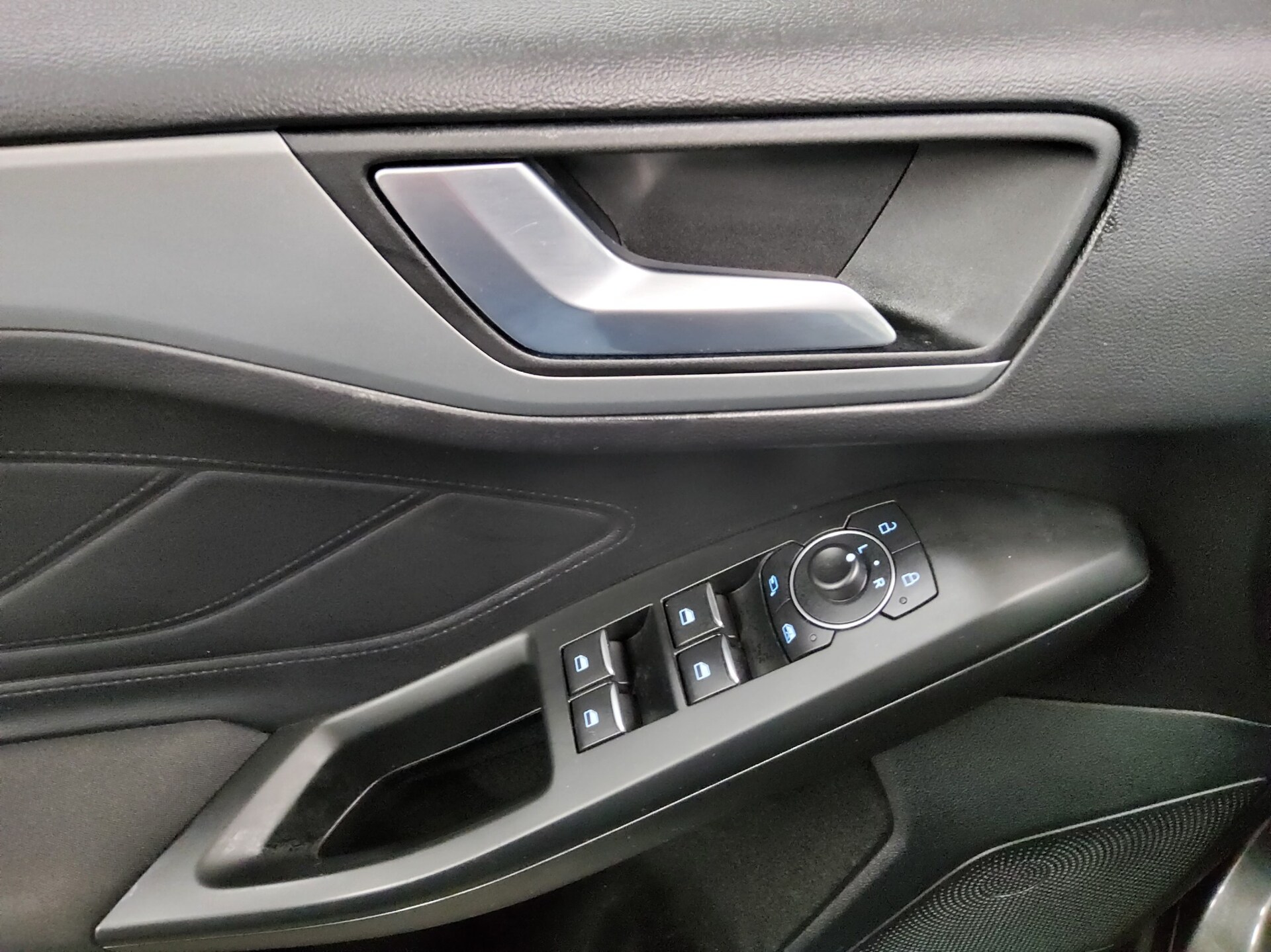 Ford Focus Turnier 1.5 EB Cool&Connect Navi LED RFK 9