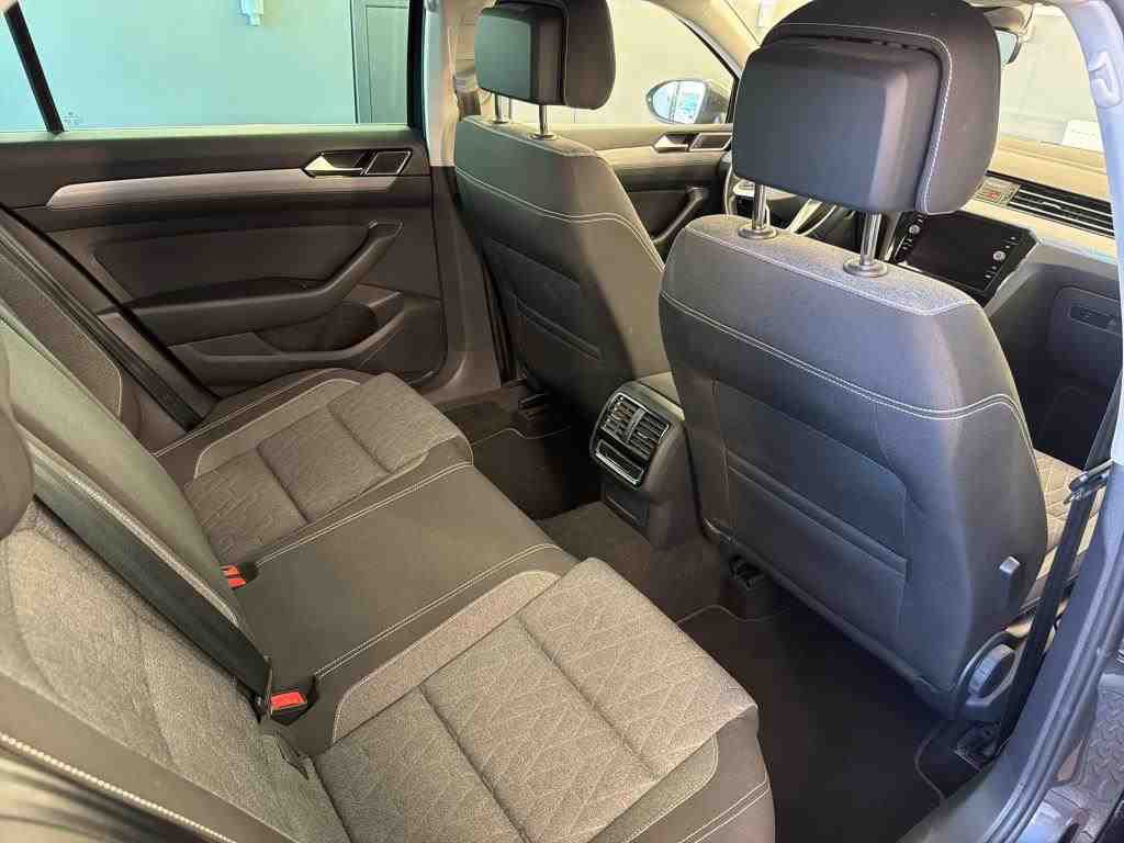 Volkswagen Passat Variant 2.0 TDI Business Navi LED AID 9