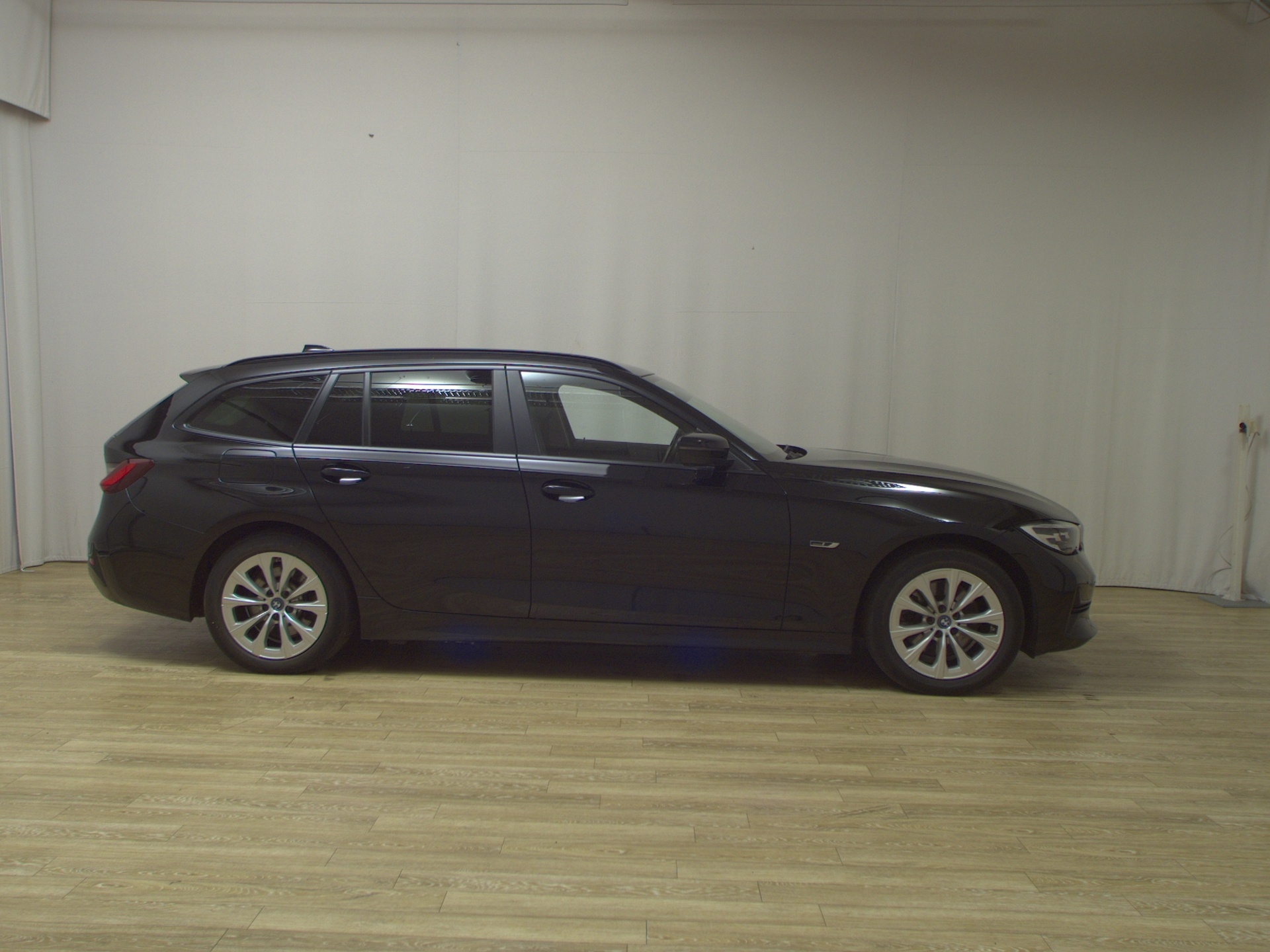 BMW 320e Touring Advantage Navi LED LC-Pro AHK Shz