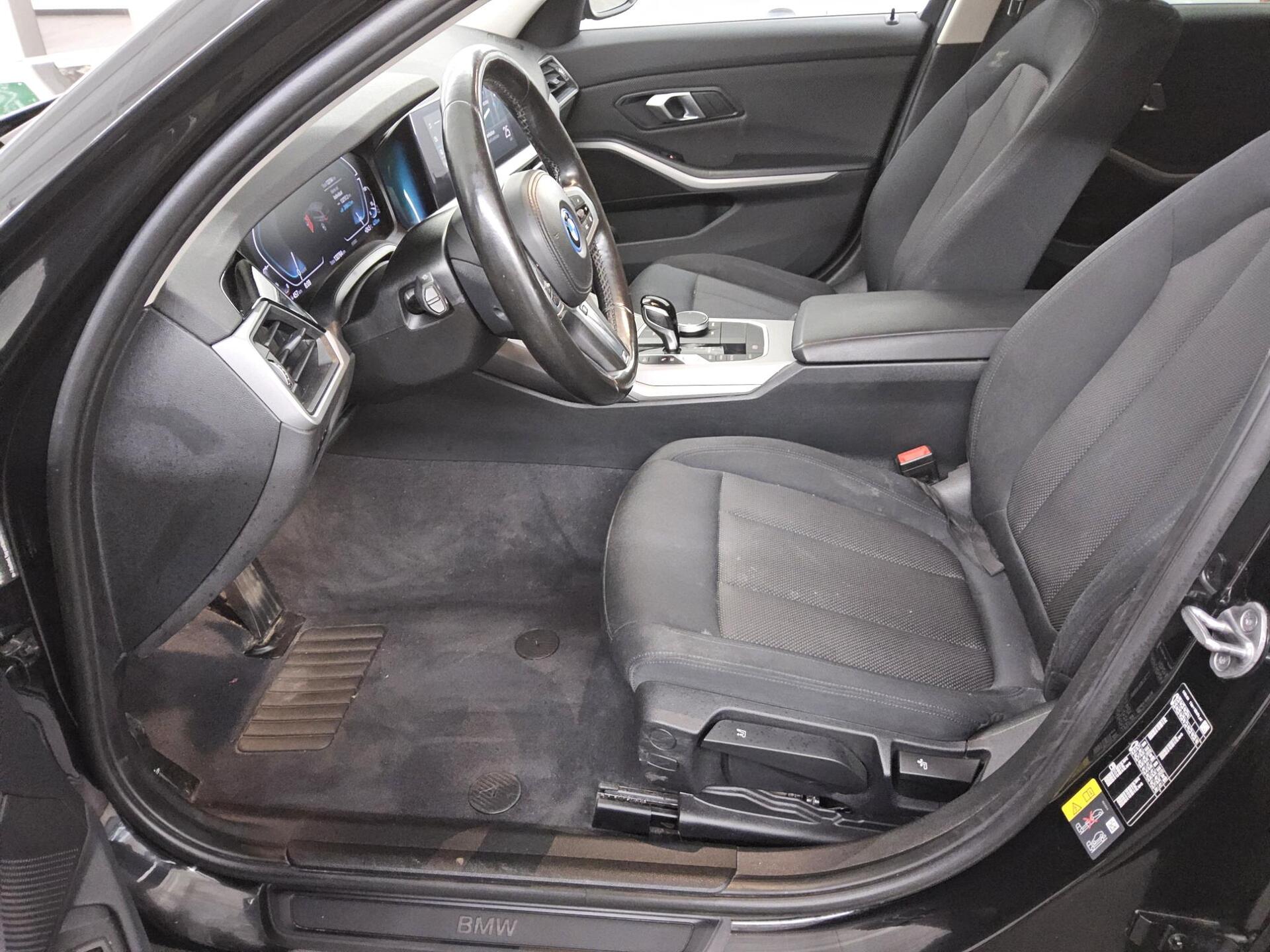 BMW 320e Touring Advantage Navi LED LC-Pro AHK Shz 9