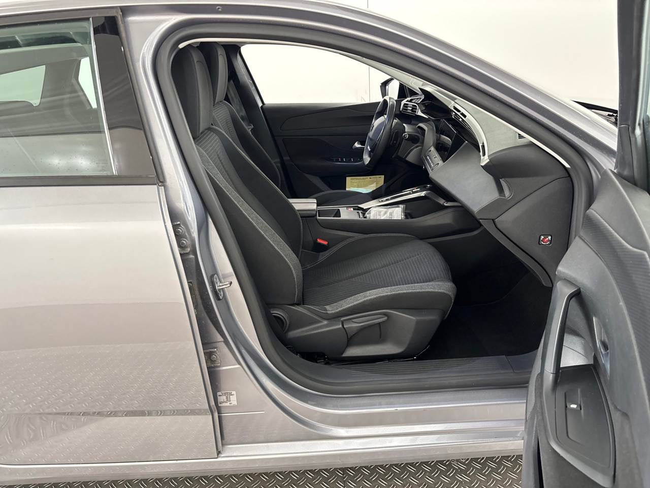 Peugeot 308 SW 1.5 BlueHDi 130 Active AHK T-Leder 6