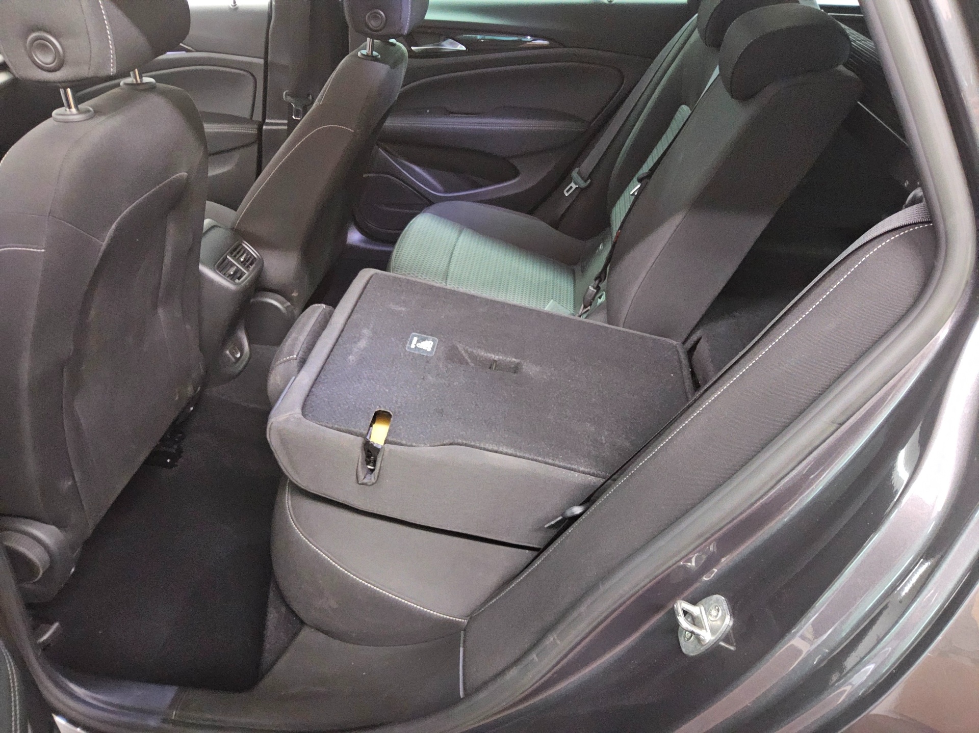 Opel Insignia ST 1.5 D Business Ed. Navi LED Tempomat 12