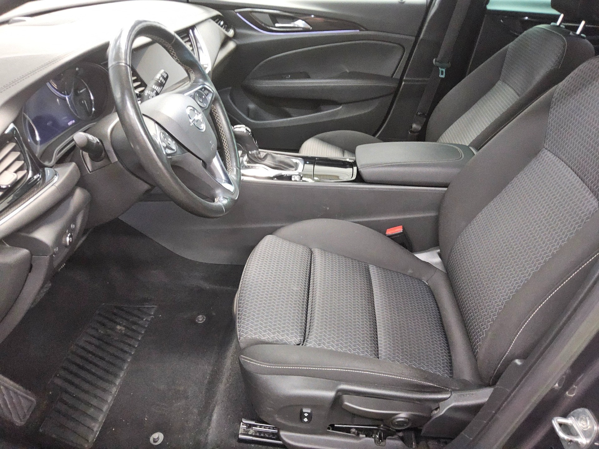 Opel Insignia ST 1.5 D Business Ed. Navi LED Tempomat 8