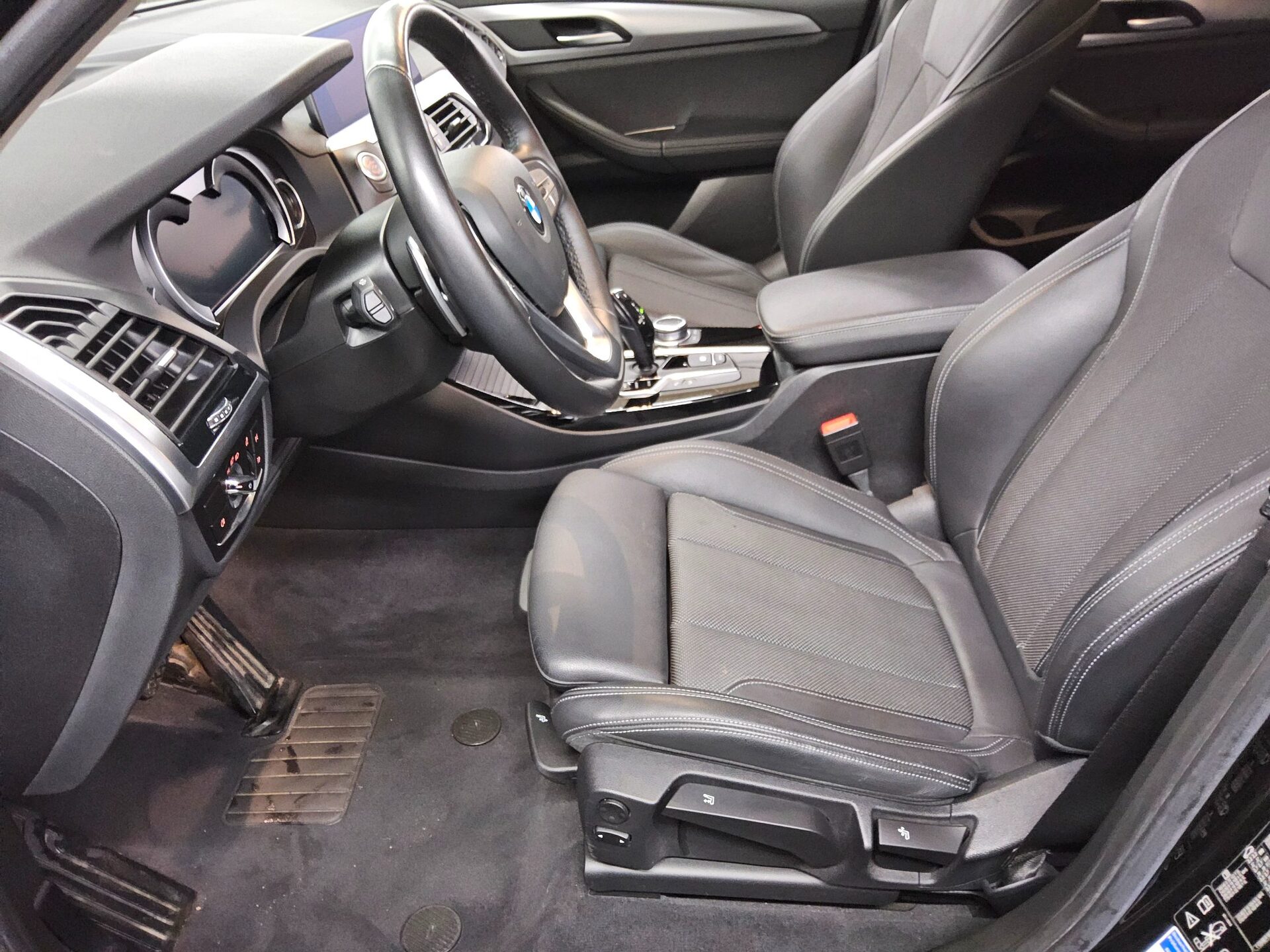 BMW X3 xDrive20d T-Leder Navi LED LC+ HiFi 8