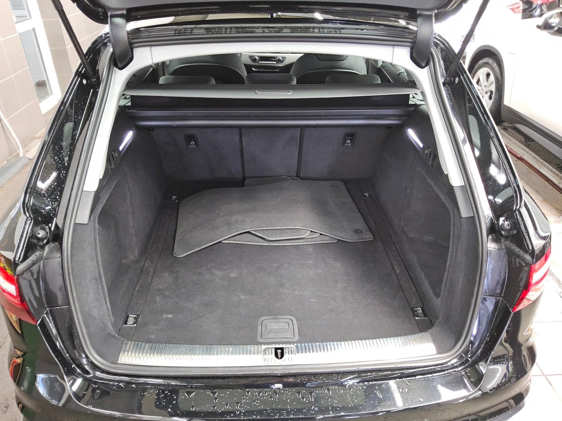 Audi A4 Avant 35 TDI advanced Leder Navi+ LED PDC 11