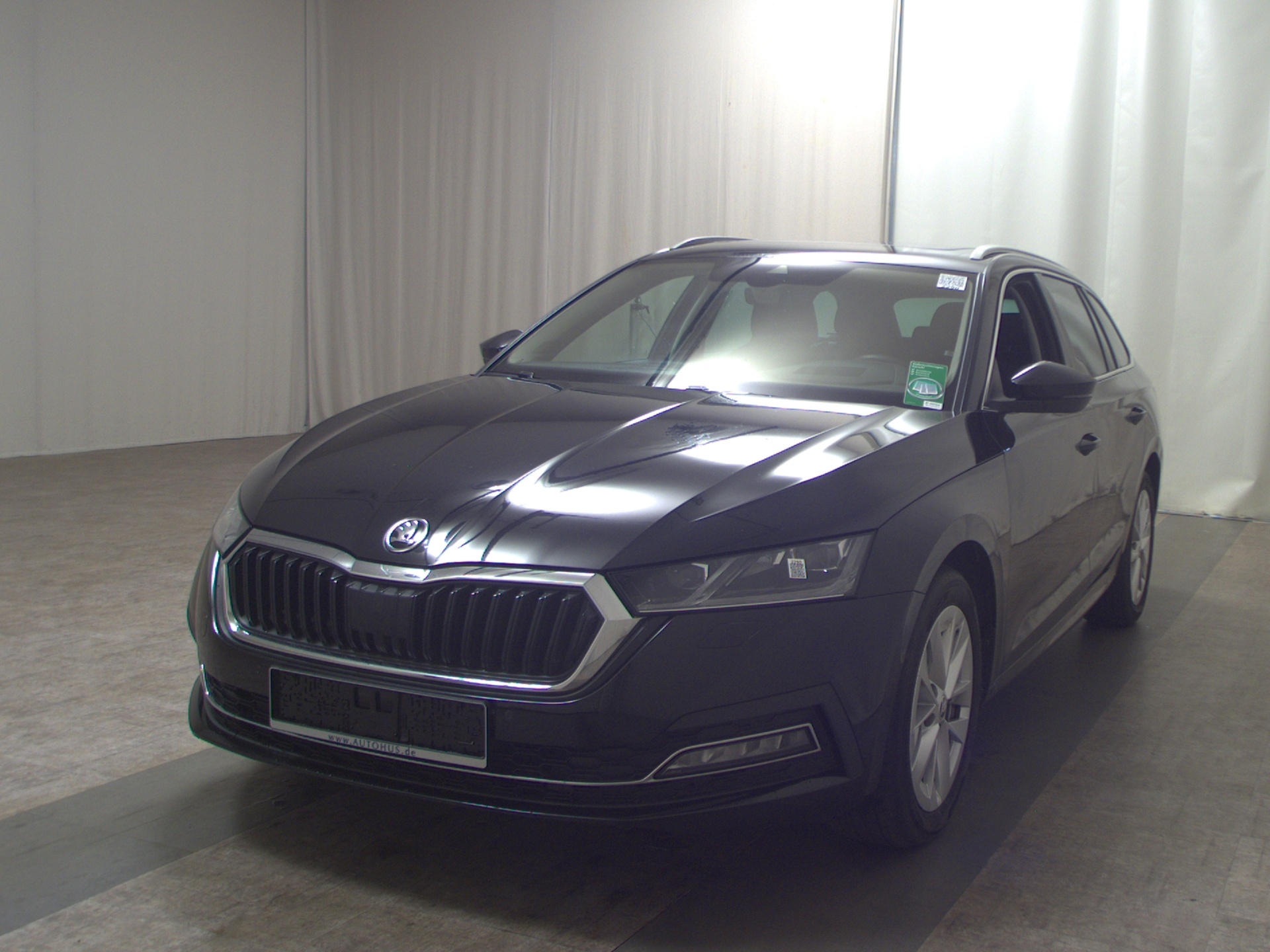 Skoda Octavia Kombi 2.0 TDI Style Navi LED vc Pano HuD 2