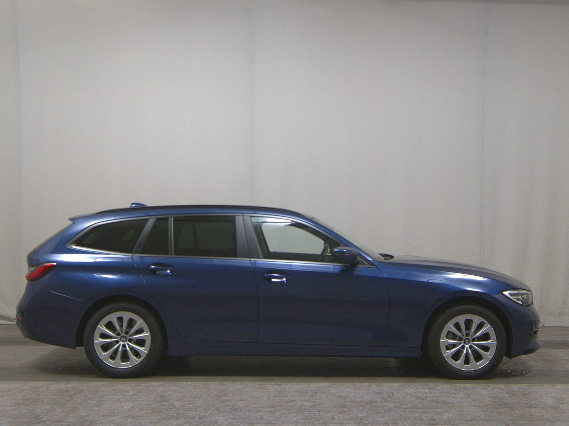 BMW 330i Touring NAVI LED LEDER SHZ PDC