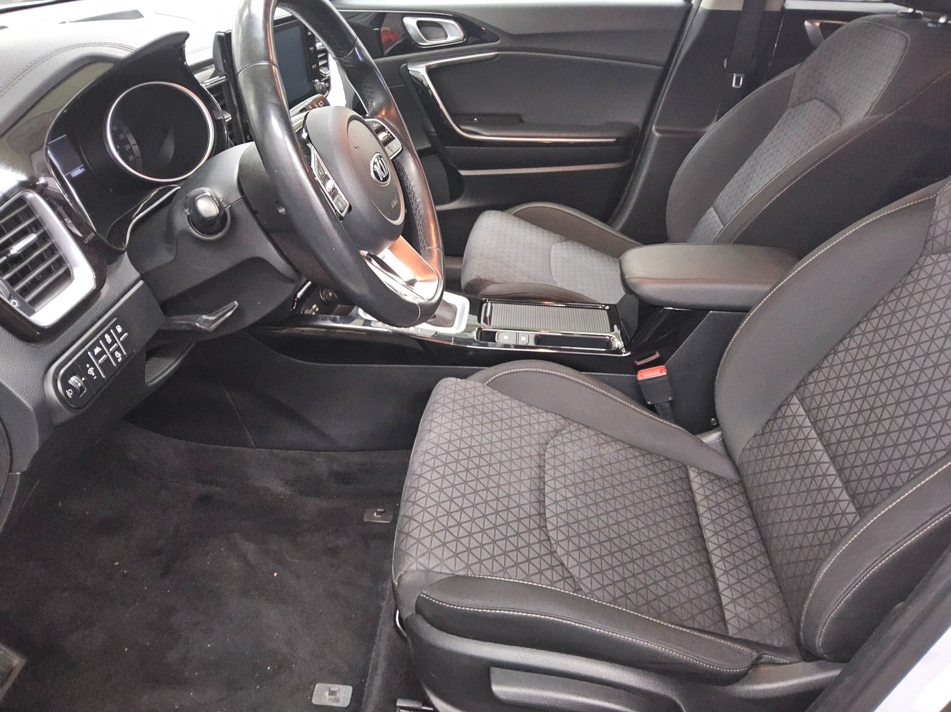 Kia cee'd Sportswagon 1.6 T-GDI PHEV Vision LED ACC 8