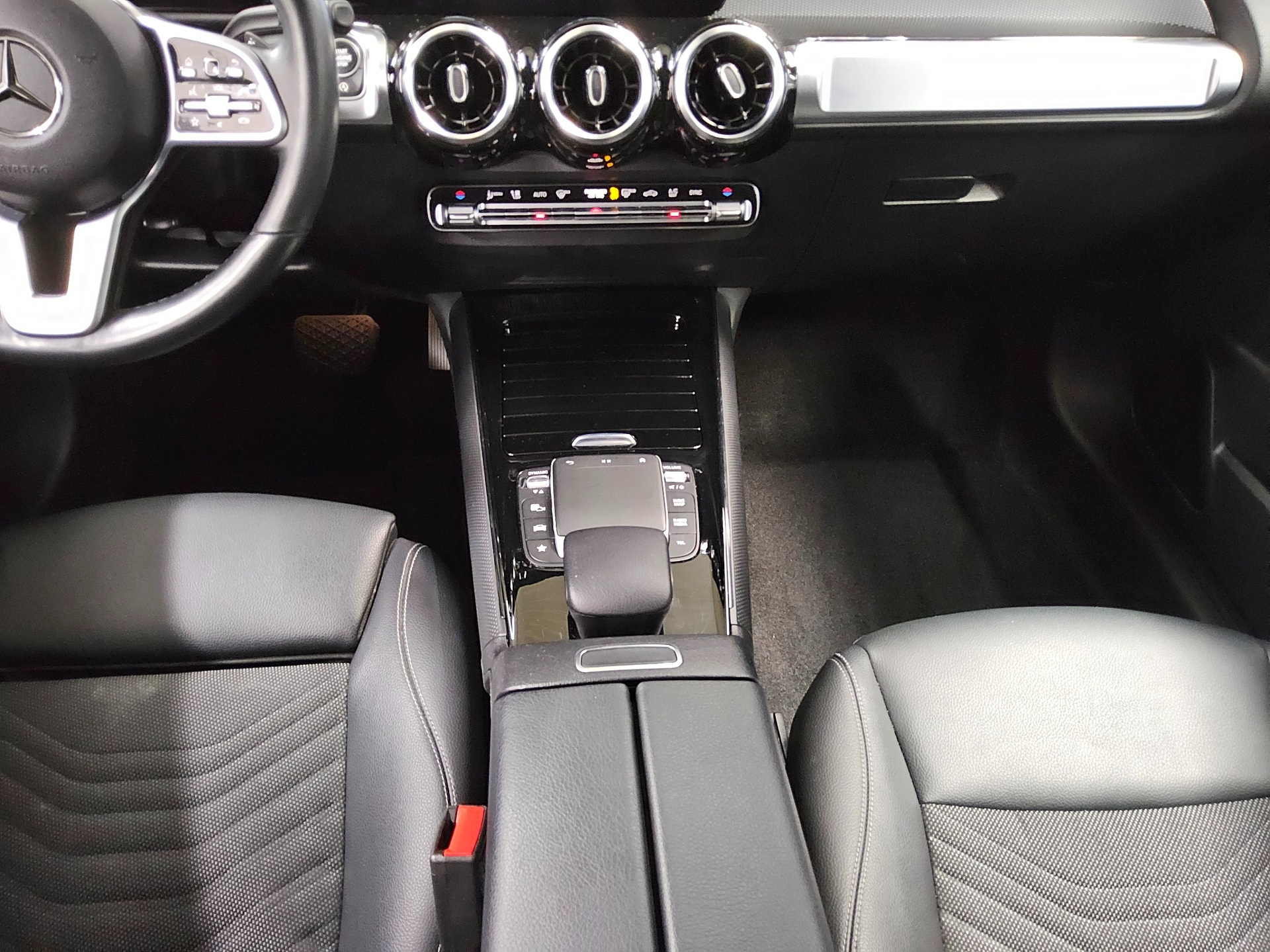 Mercedes-Benz GLB 200 d Style T-Leder Navi MBUX Sound PDC Shz 6
