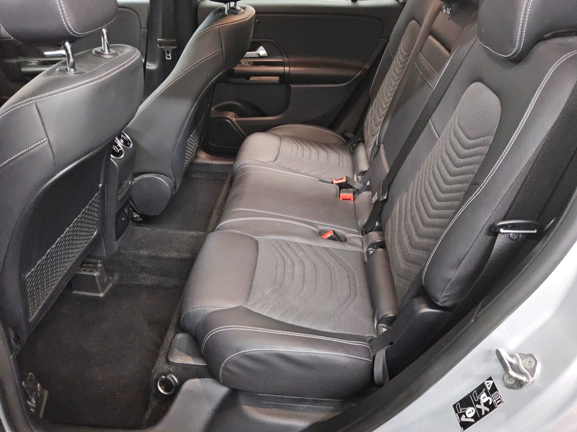 Mercedes-Benz GLB 200 d Style T-Leder Navi MBUX Sound PDC Shz 13