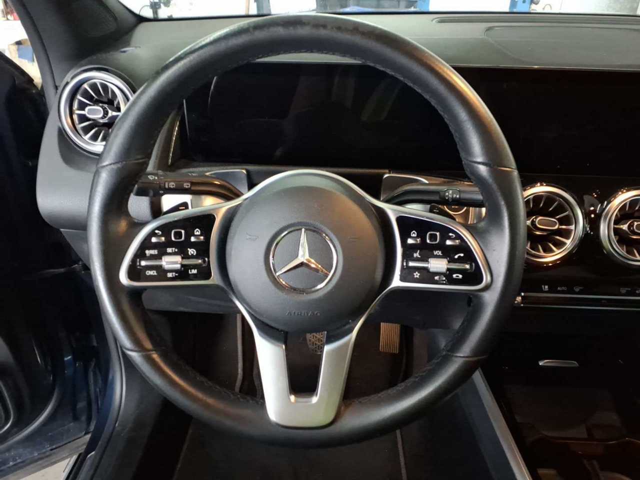 Mercedes-Benz GLB 200 d 4M Progressive Pano 9