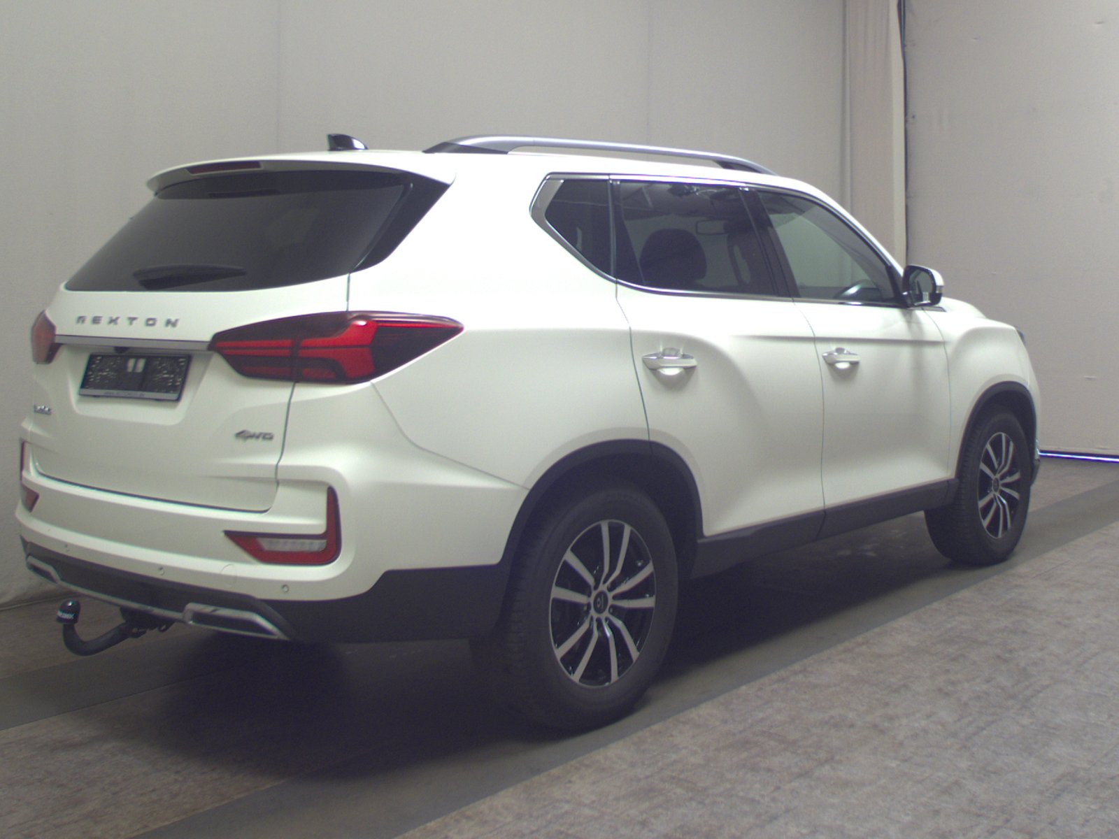 Ssangyong REXTON 2.2 d 4x4 7-Sitzer Navi LED AHK RFK 4