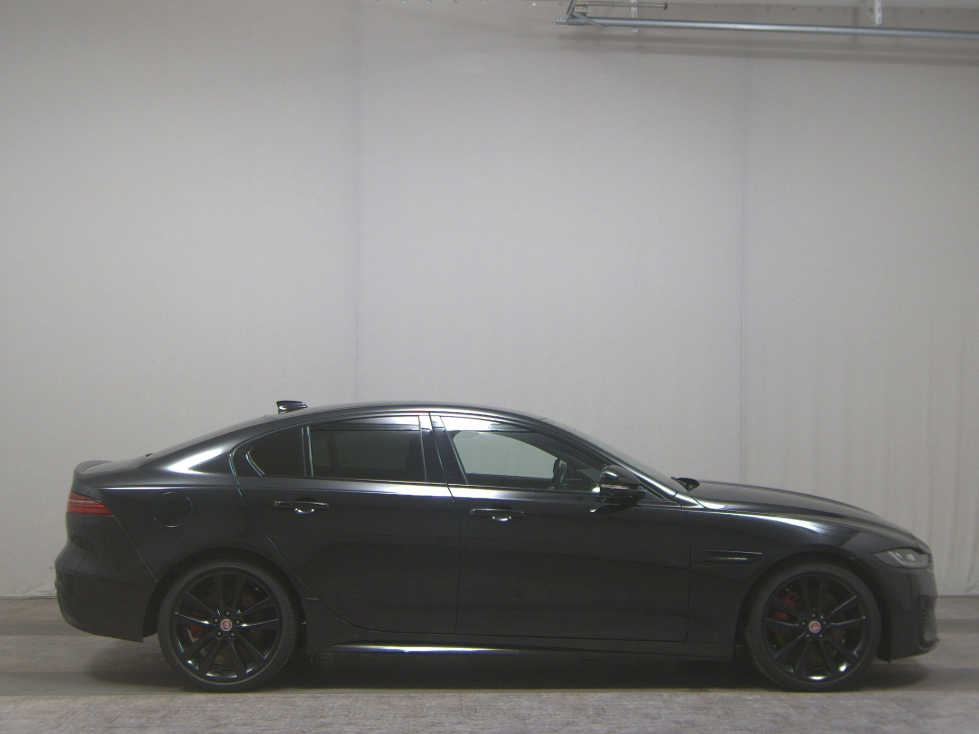 Jaguar XE D 200 AWD R-Dynamic Leder Navi DC Meridian
