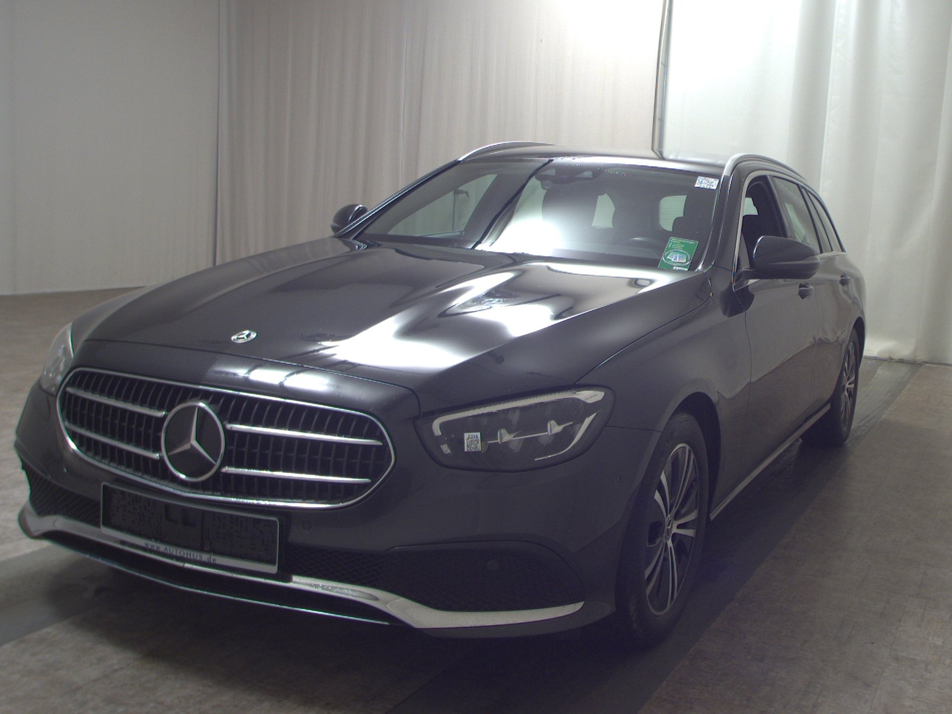 Mercedes-Benz E 220 T d Navi LED Widescreen AHK RfK Distronic+ 2