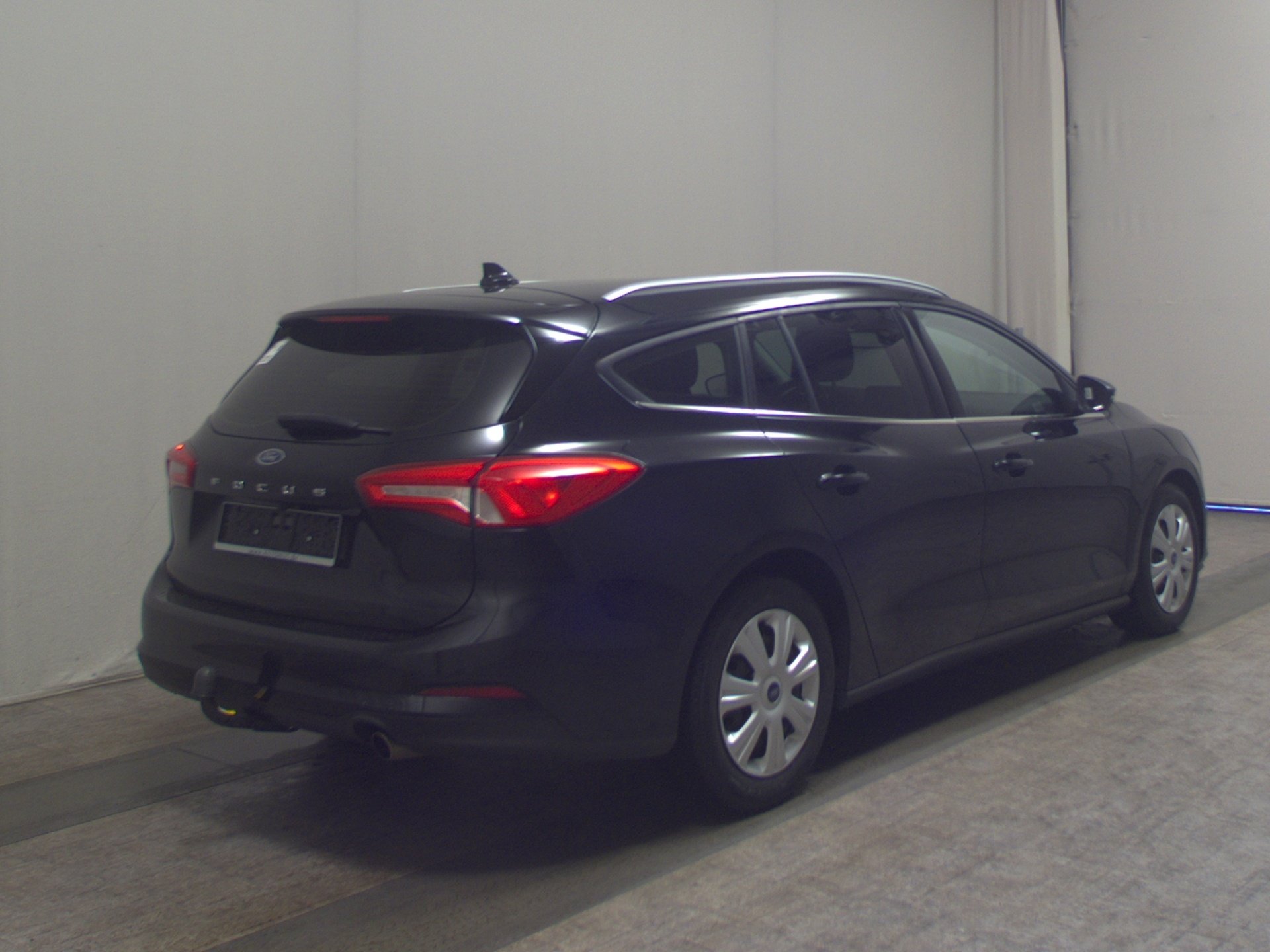 Ford Focus Turnier 2.0 EB Titanium Navi LED RFK AHK 4