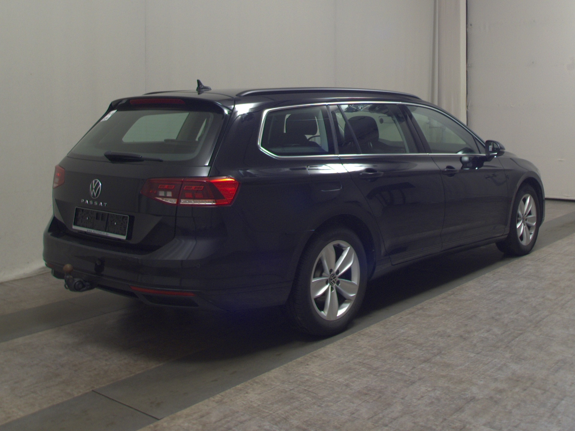 Volkswagen Passat Variant 2.0 TDI Business Navi LED DC AHK 4
