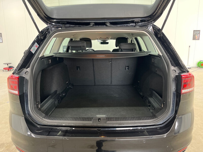 Volkswagen Passat Variant 1.5 TSI Business CARPLAY KLIMAAUT SHZ PDC LED 11